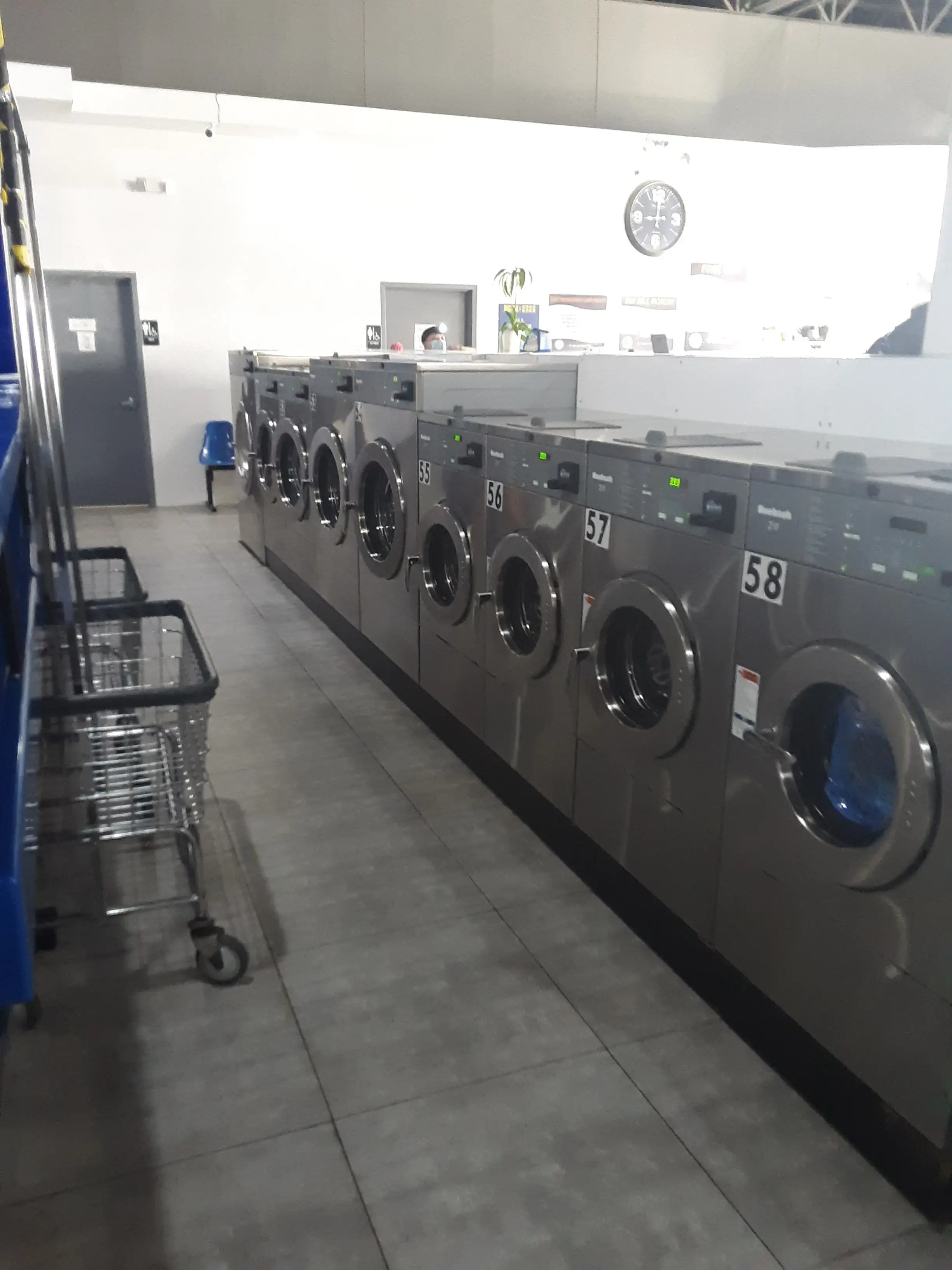 Wissinoming laundromat location