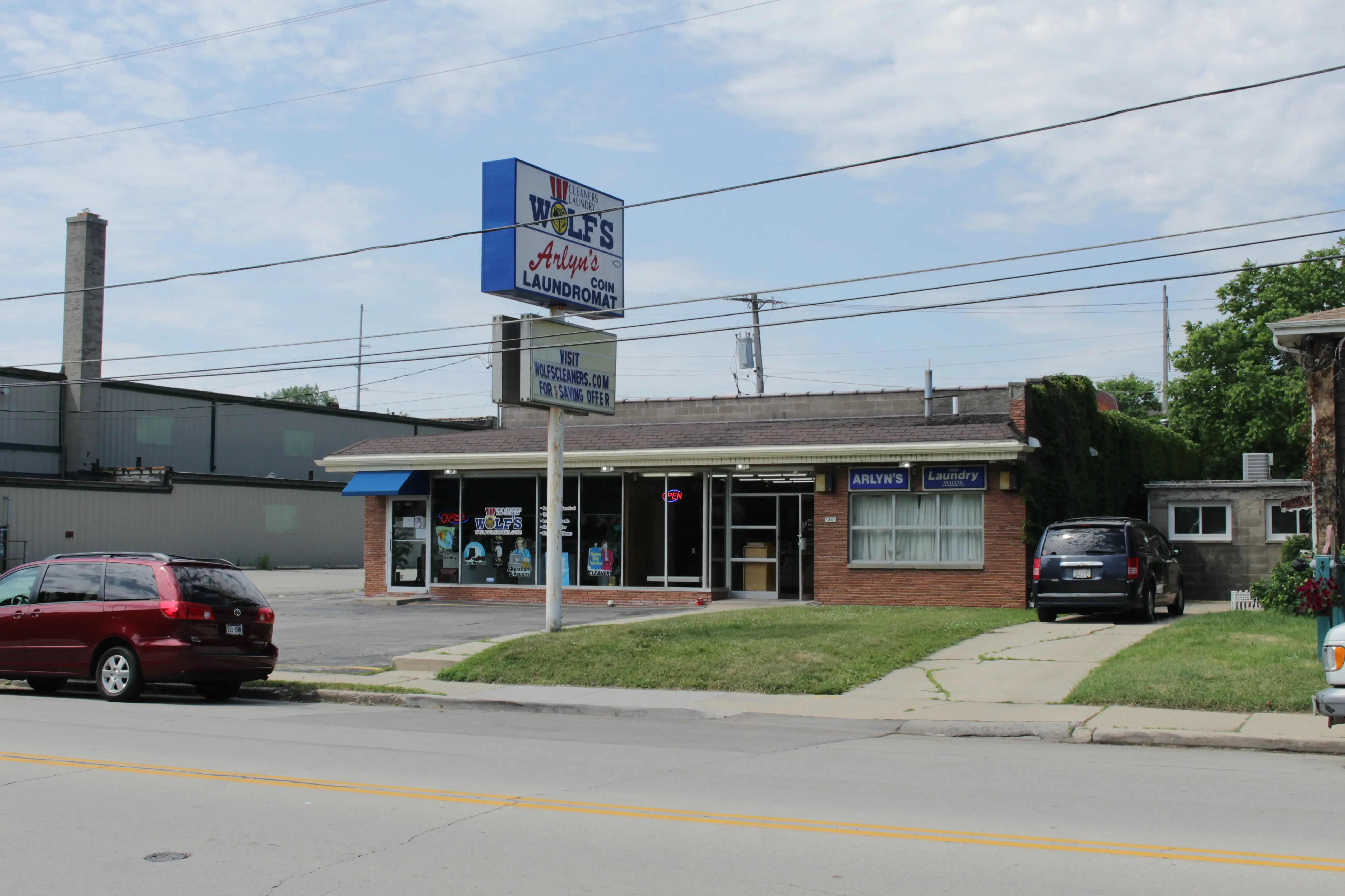 Wolf's Dry Cleaners and Laundry location
