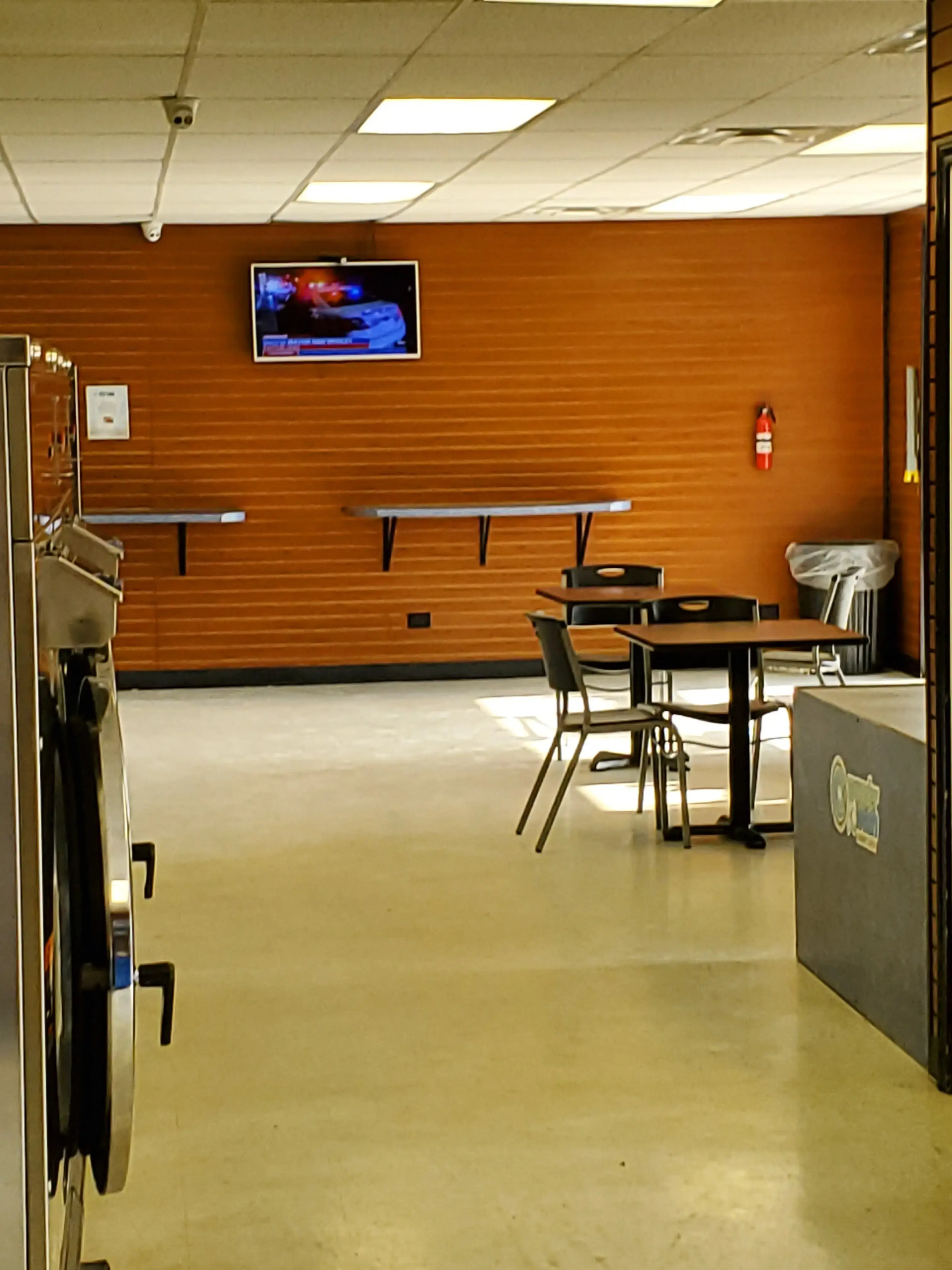 Wonder Wash Laundry Center thumbnail 6