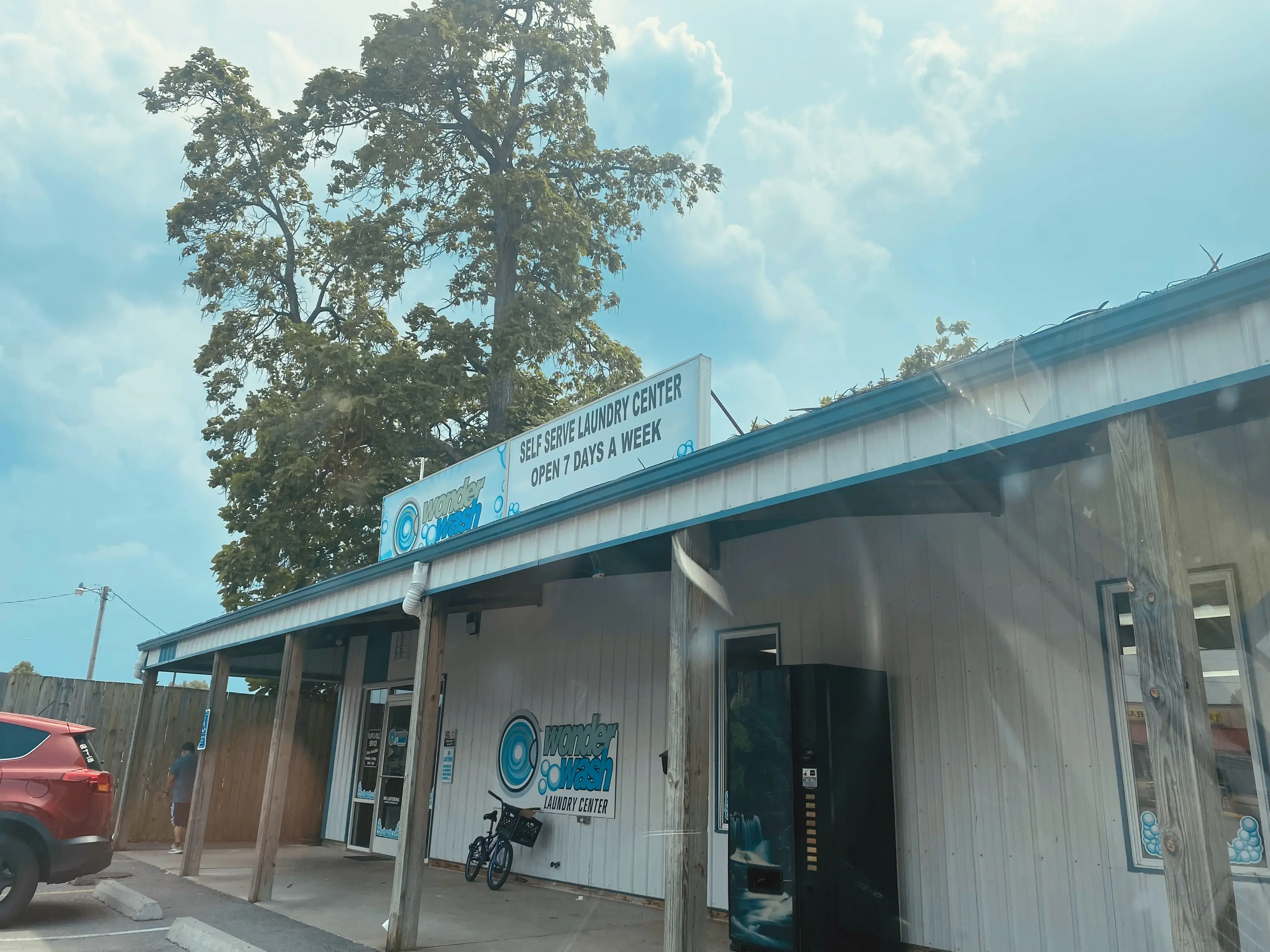 Wonder Wash Laundry Center - Image 2