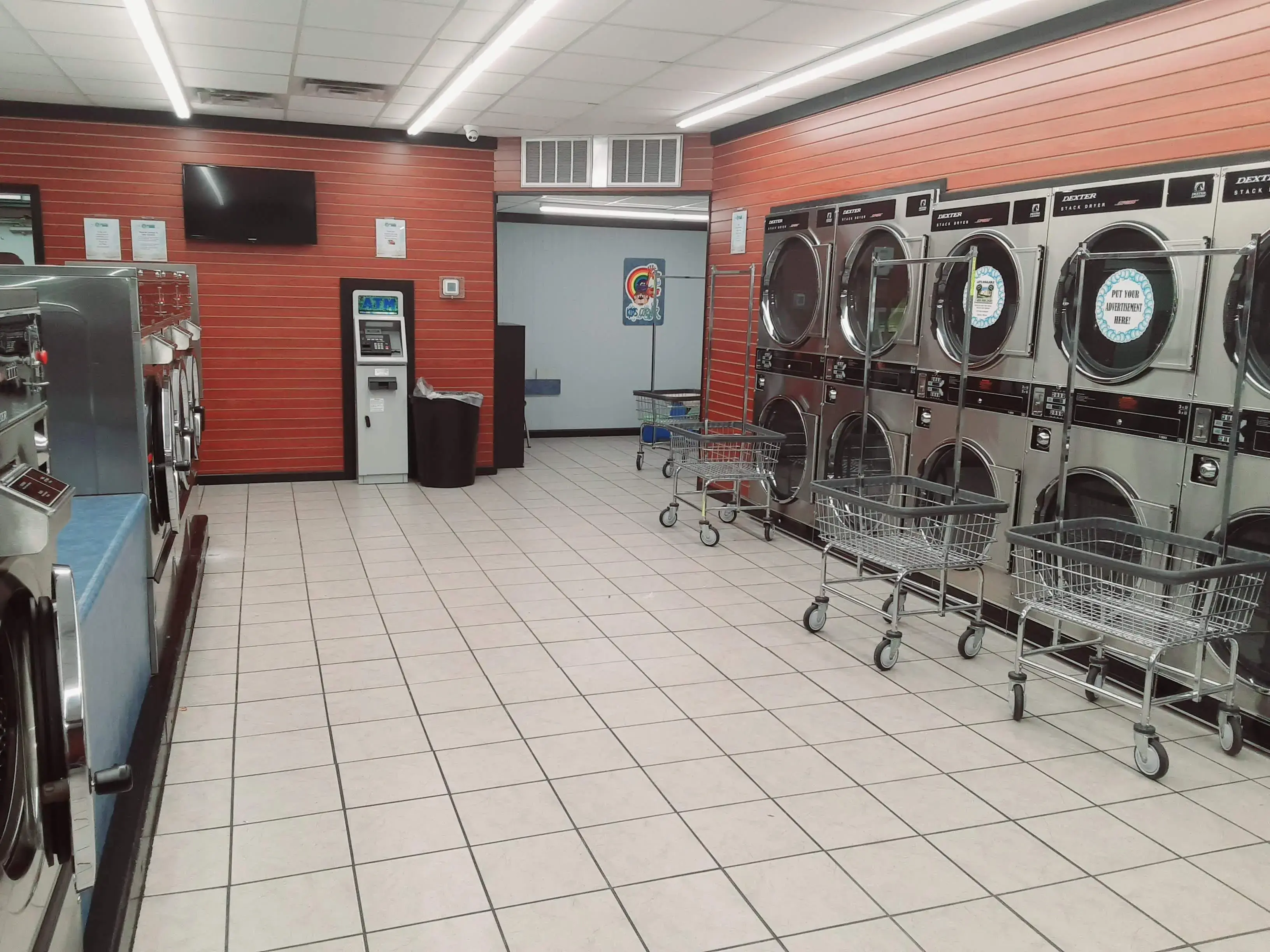 Wonder Wash Laundry Center - Image 15