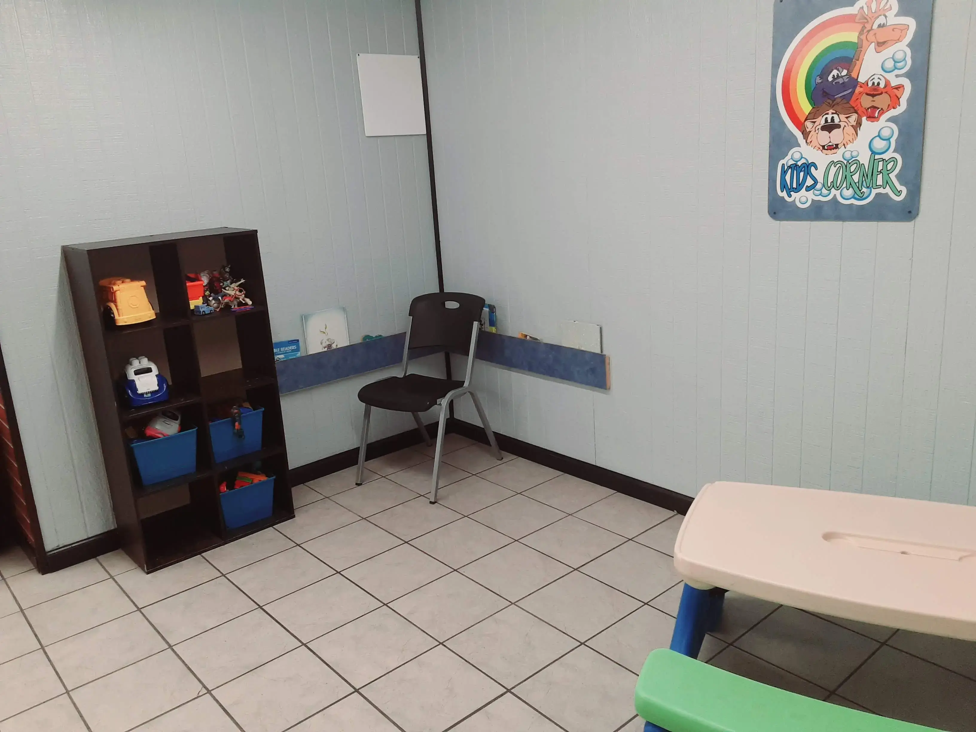 Wonder Wash Laundry Center - Image 17