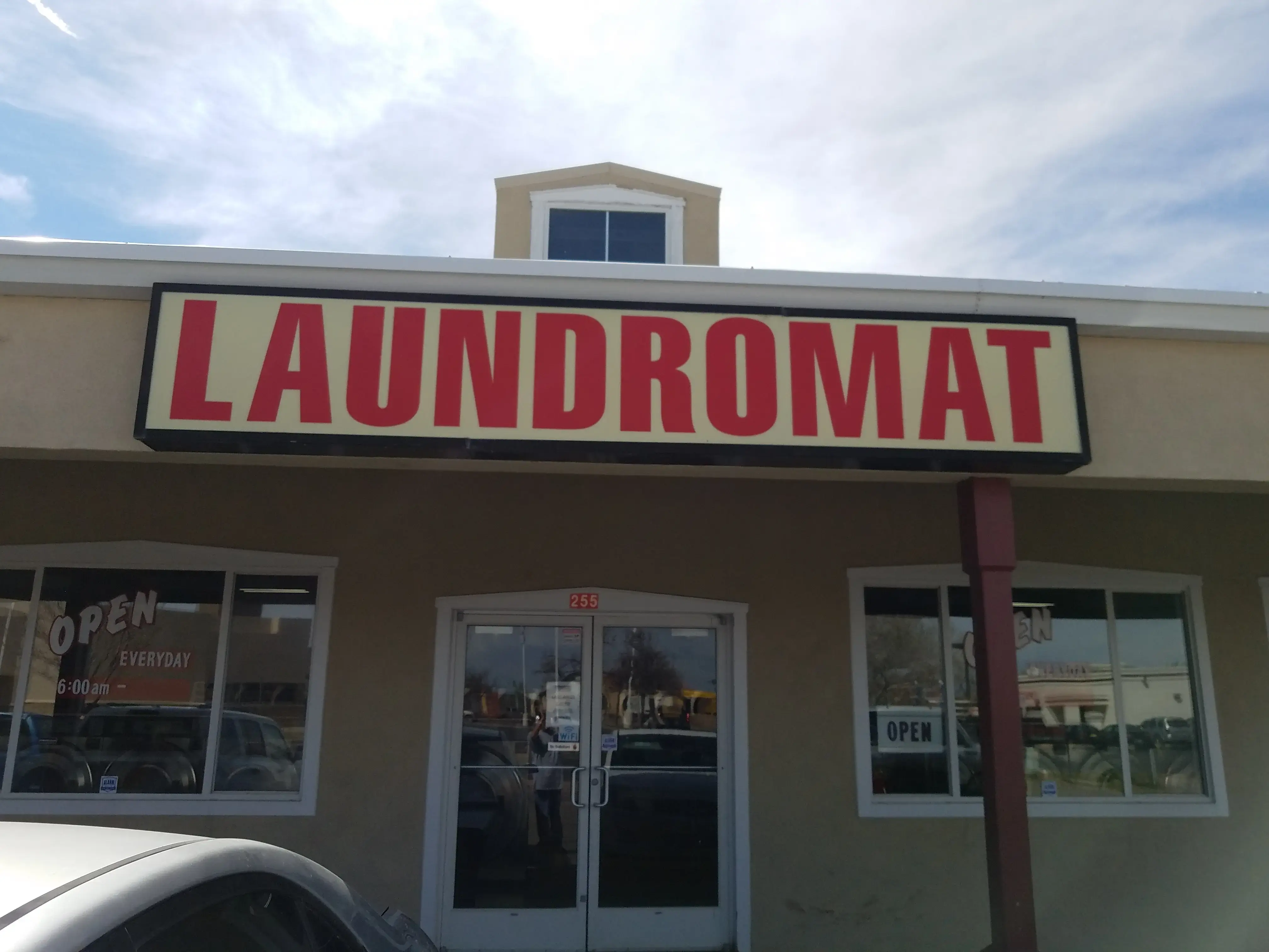 Wonderwash Laundromat - Image 20