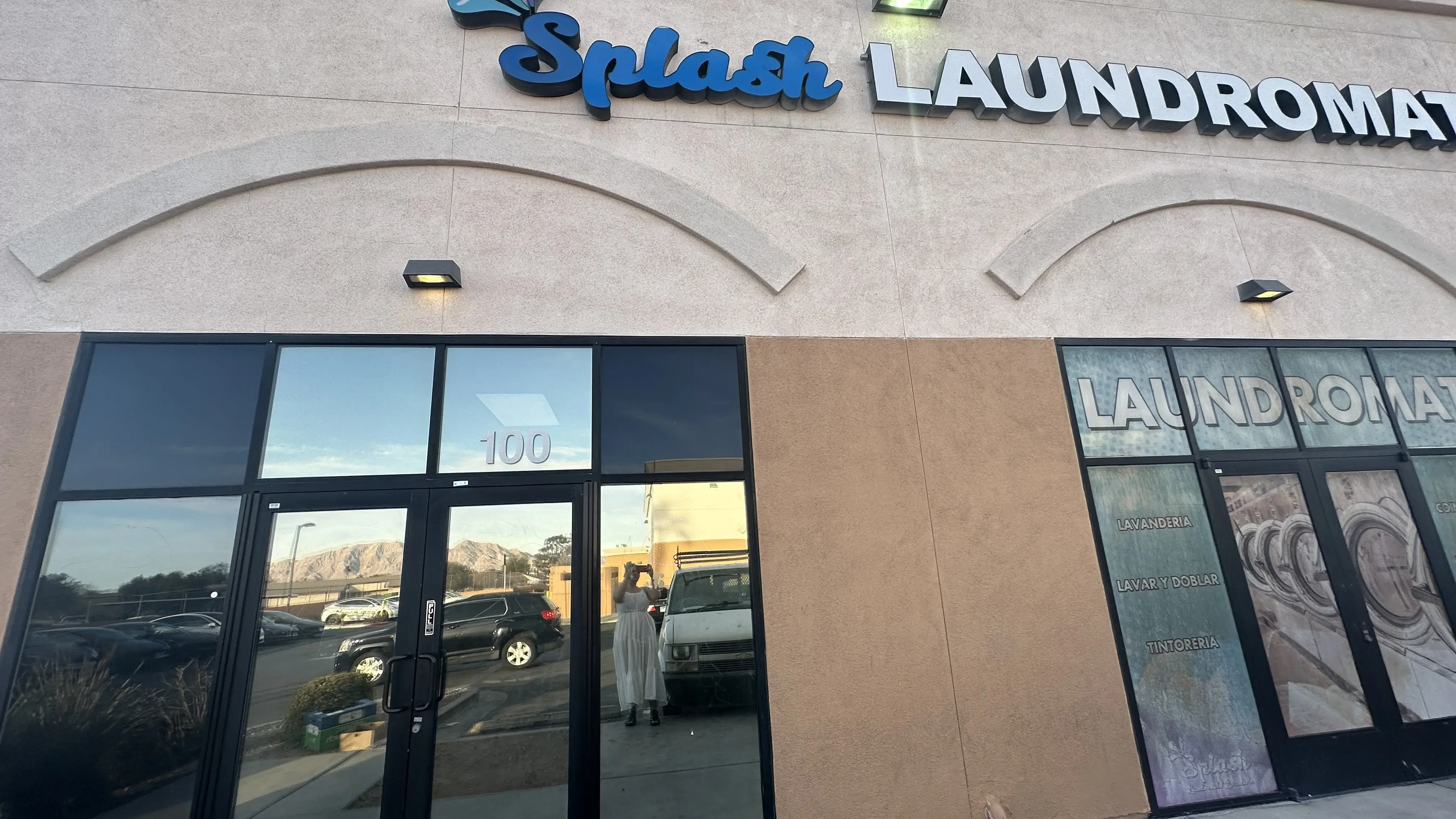 Wonderwash Laundromat - Image 2
