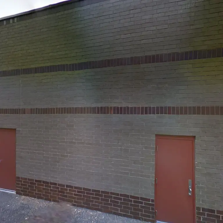 Woodbury Cleaners - City Centre Shoppes thumbnail 4