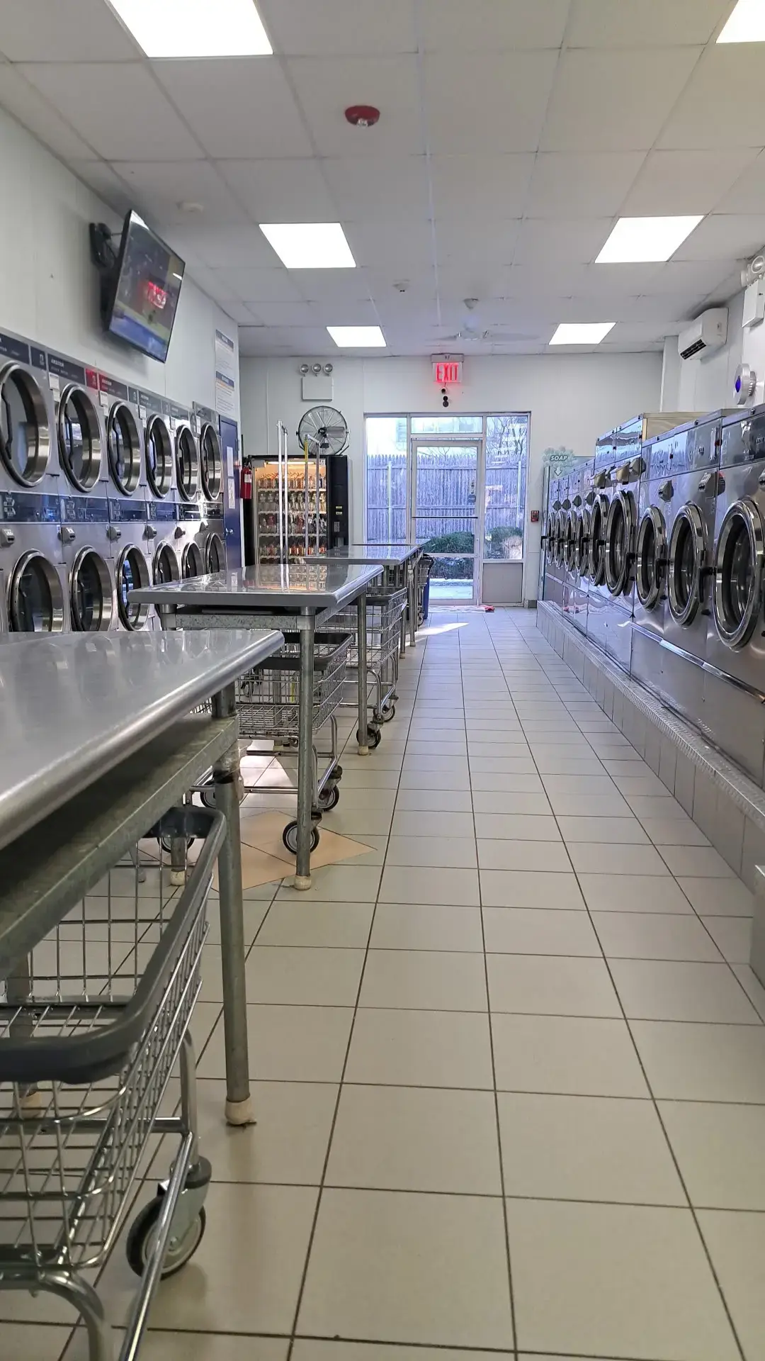 Woodfield Laundromat Express - Image 1