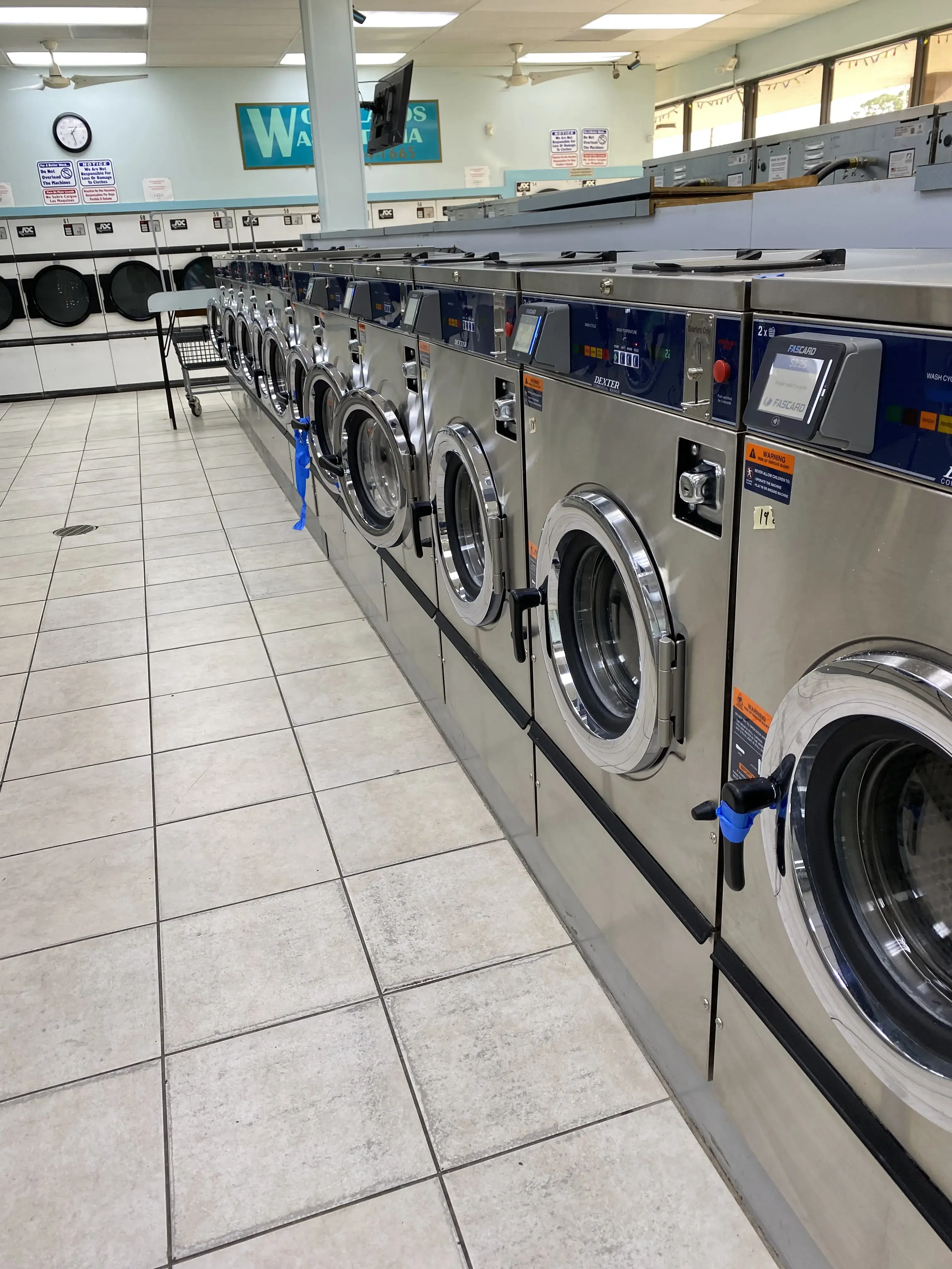 Woodlands Washateria - Image 1