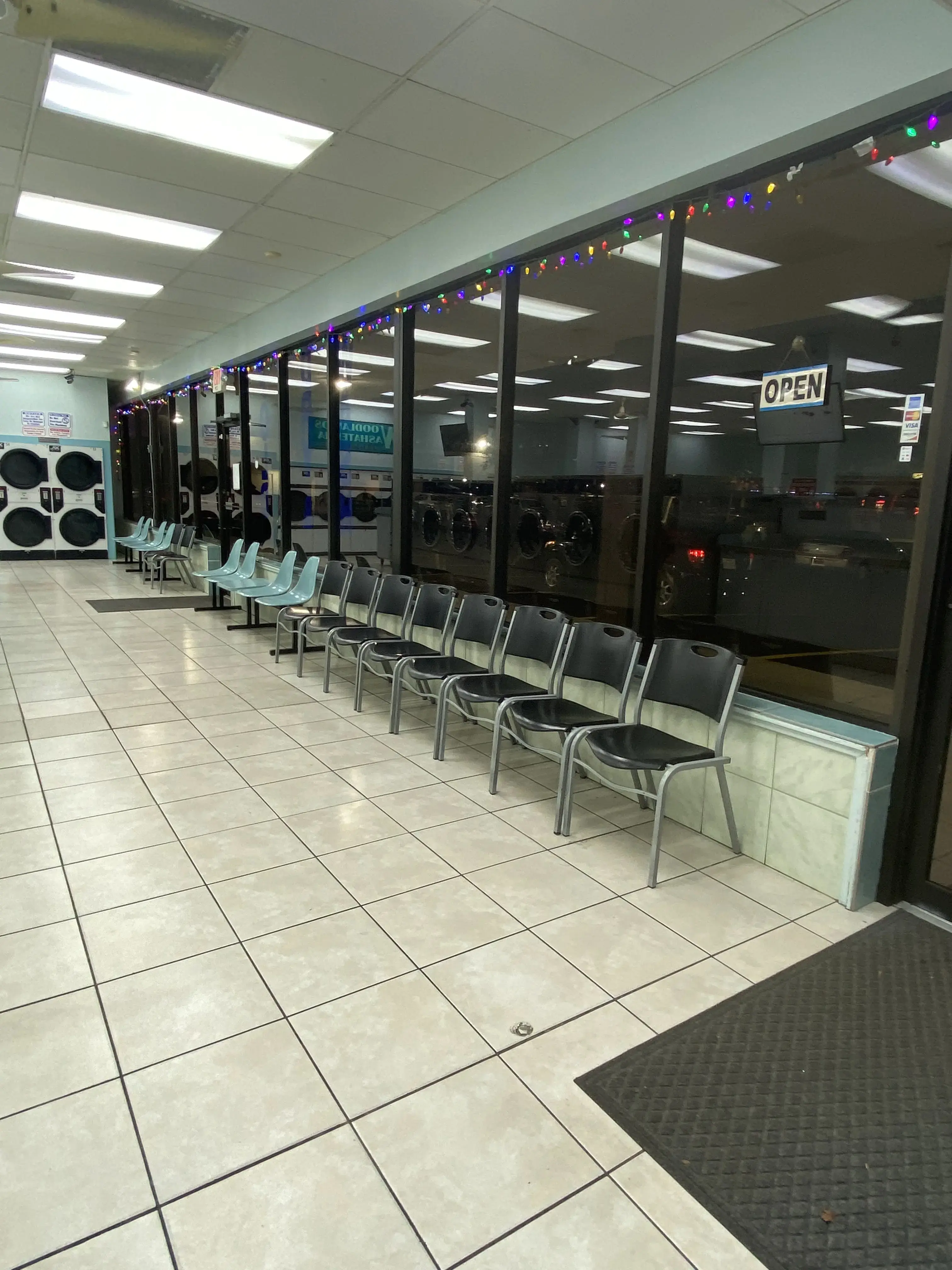Woodlands Washateria - Image 7