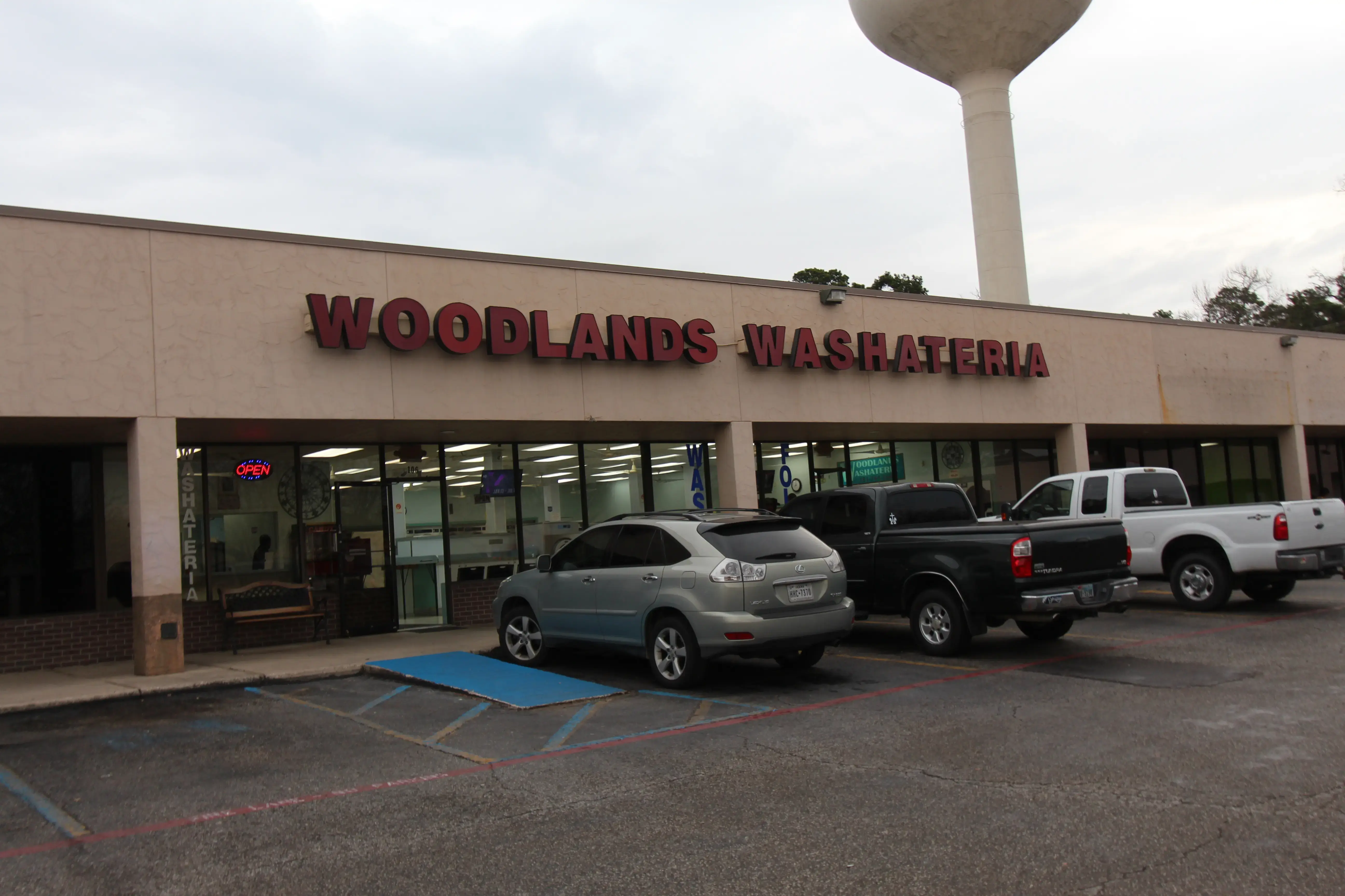Woodlands Washateria thumbnail 10