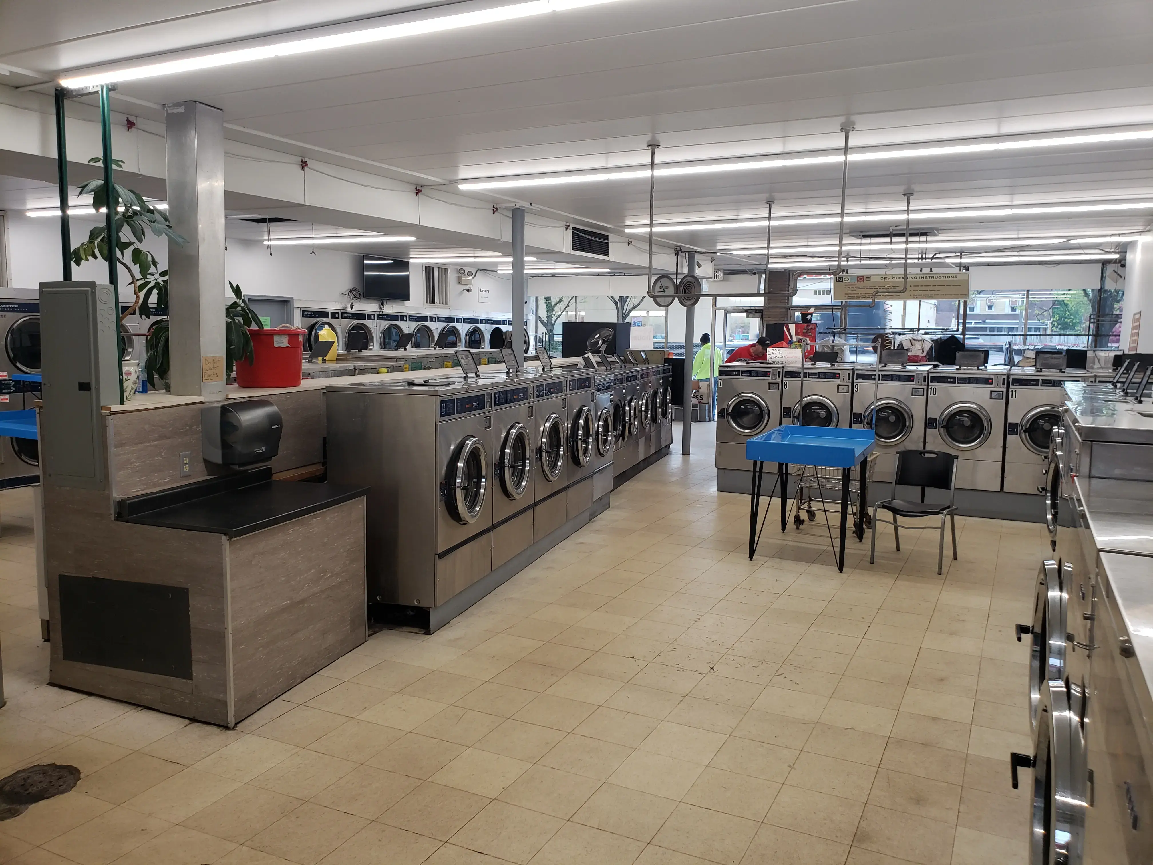 Woodmar Laundromat & drop off service - Image 3