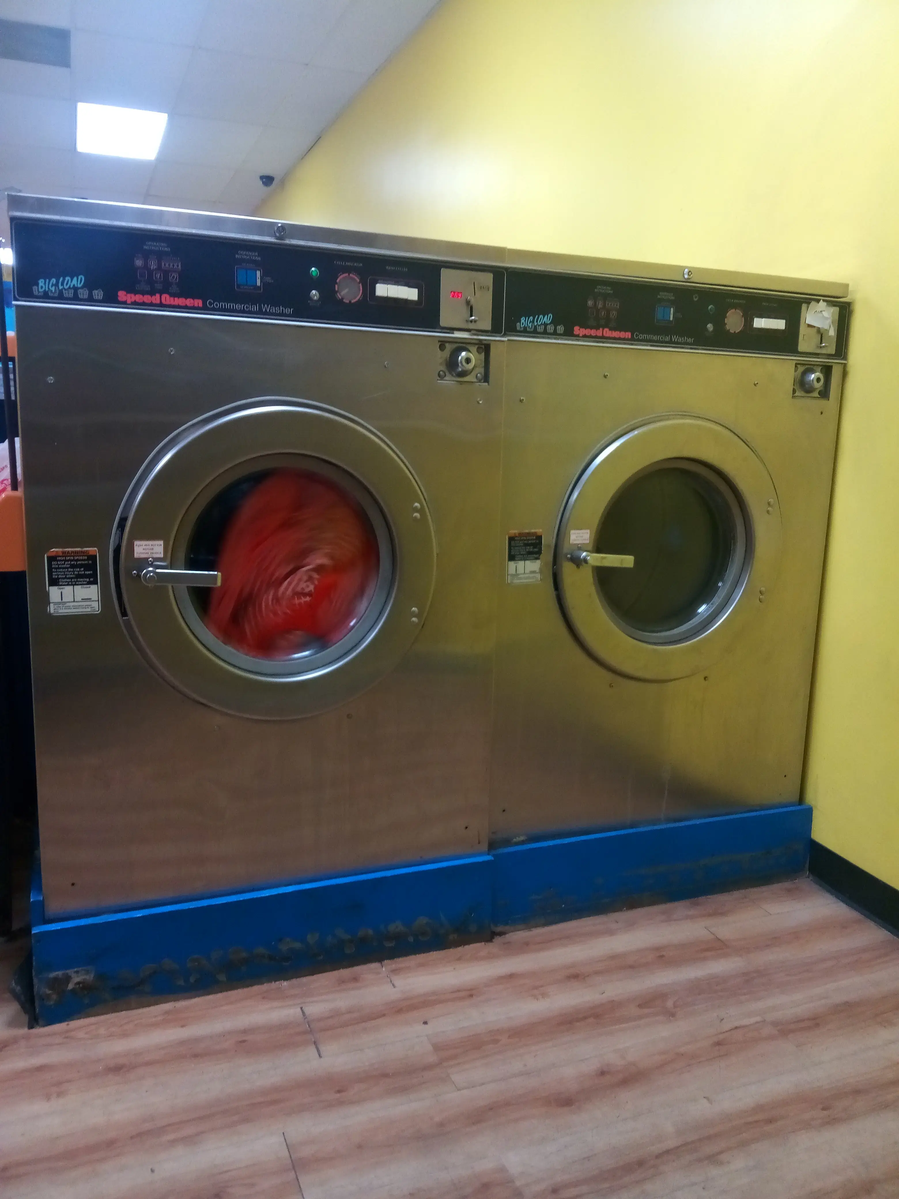 Woods Throne Laundry thumbnail 6