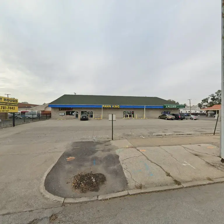 Woods Throne Laundry thumbnail 12