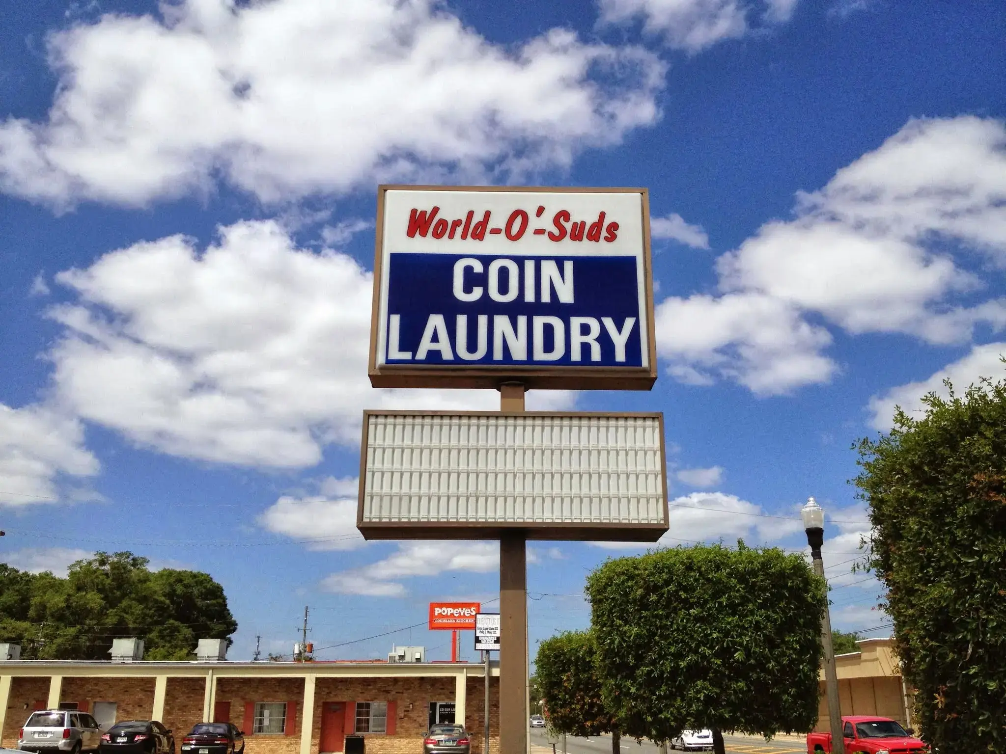 World o' Suds Coin Laundry thumbnail 6