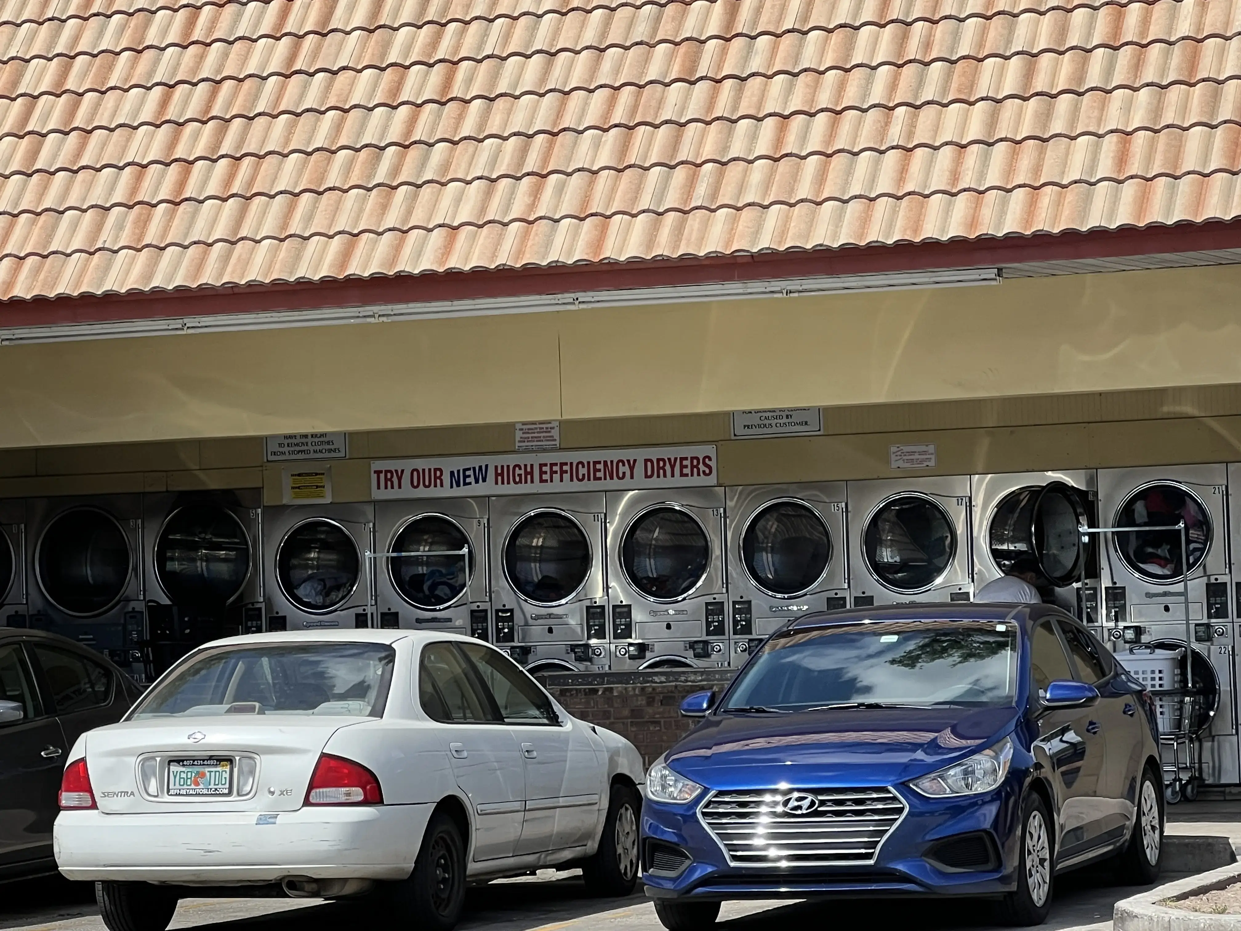 World o' Suds Coin Laundry thumbnail 20