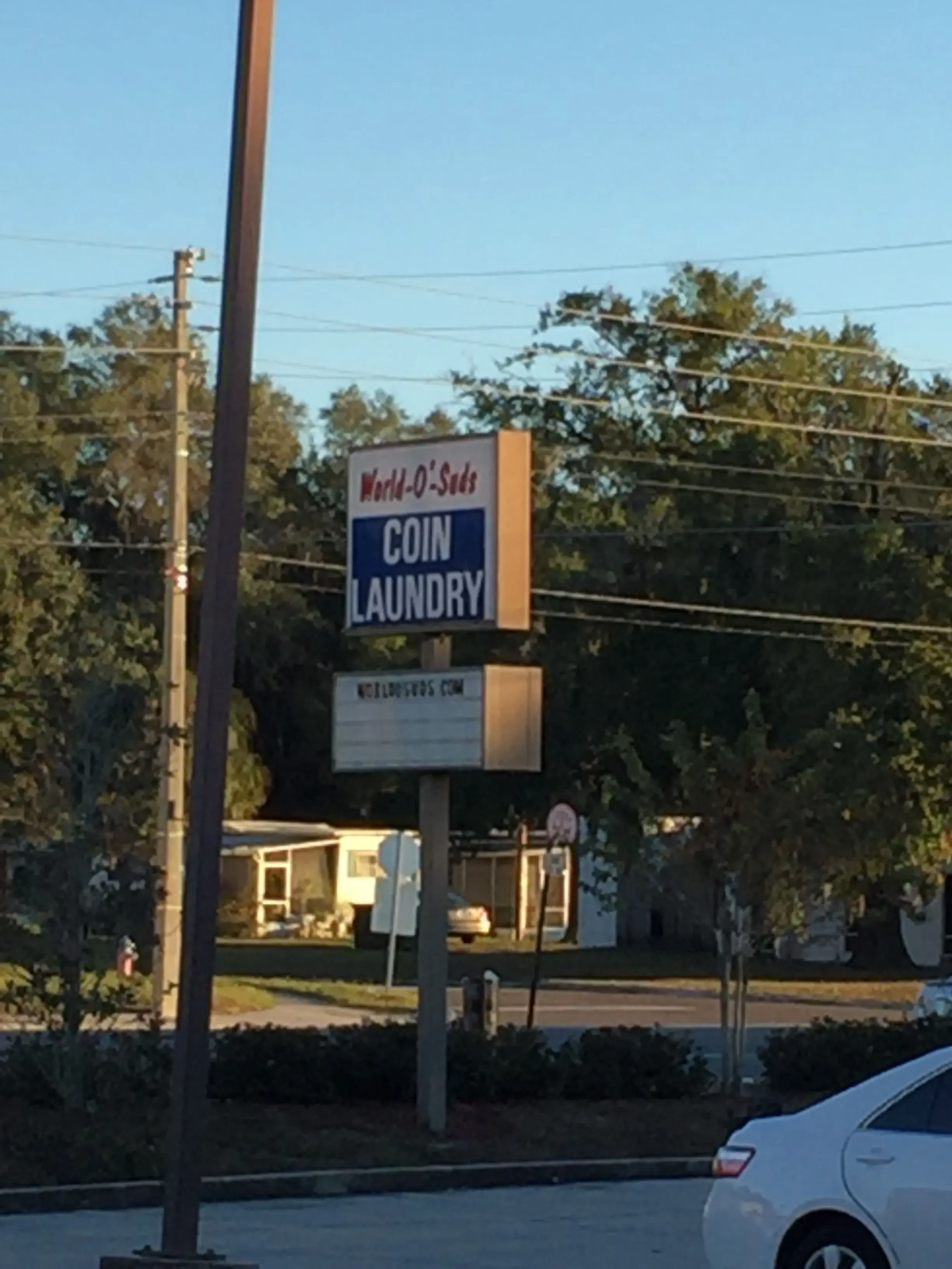 World o' Suds Coin Laundry thumbnail 14