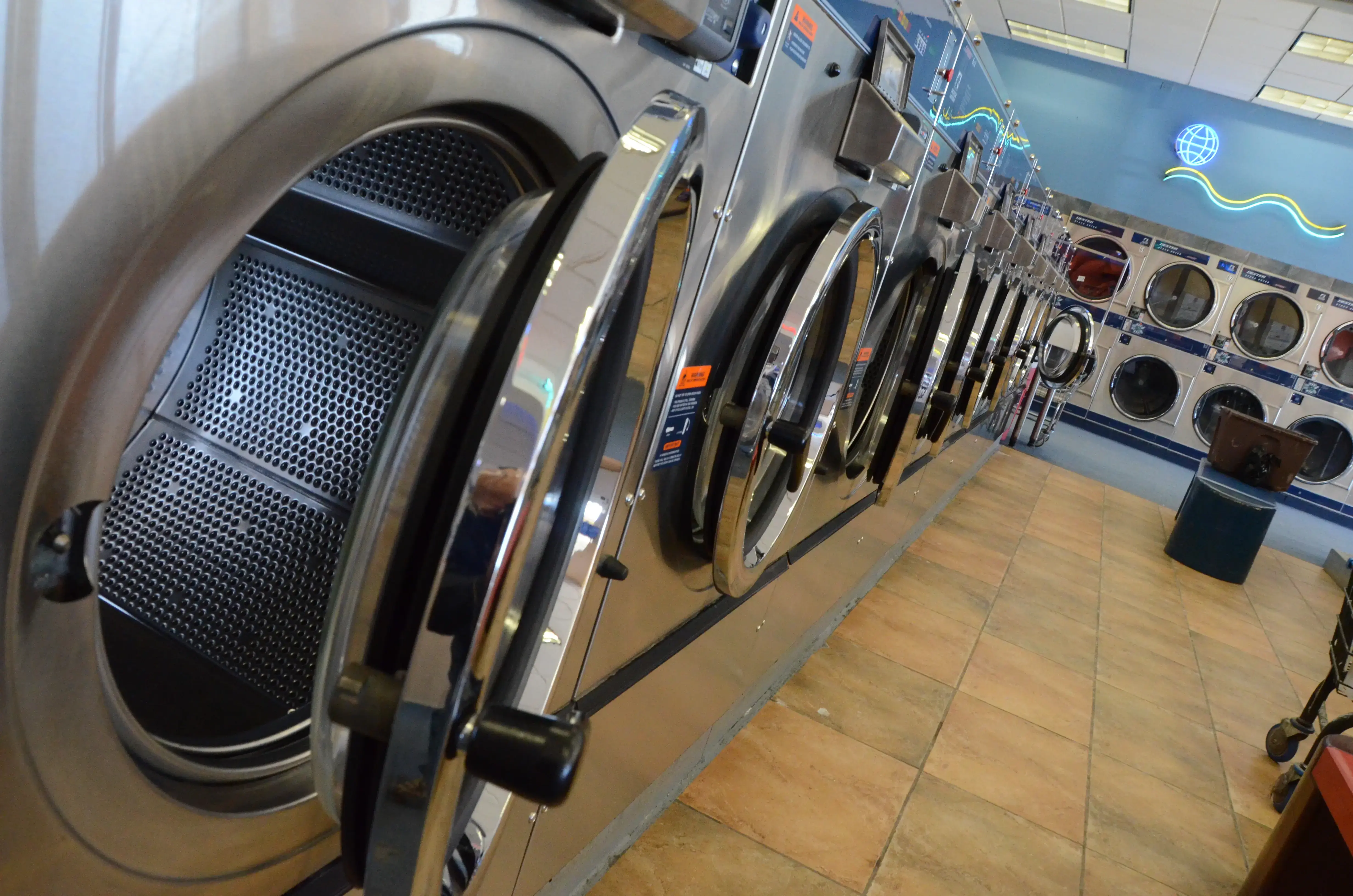 World's Largest Laundromat - Image 15