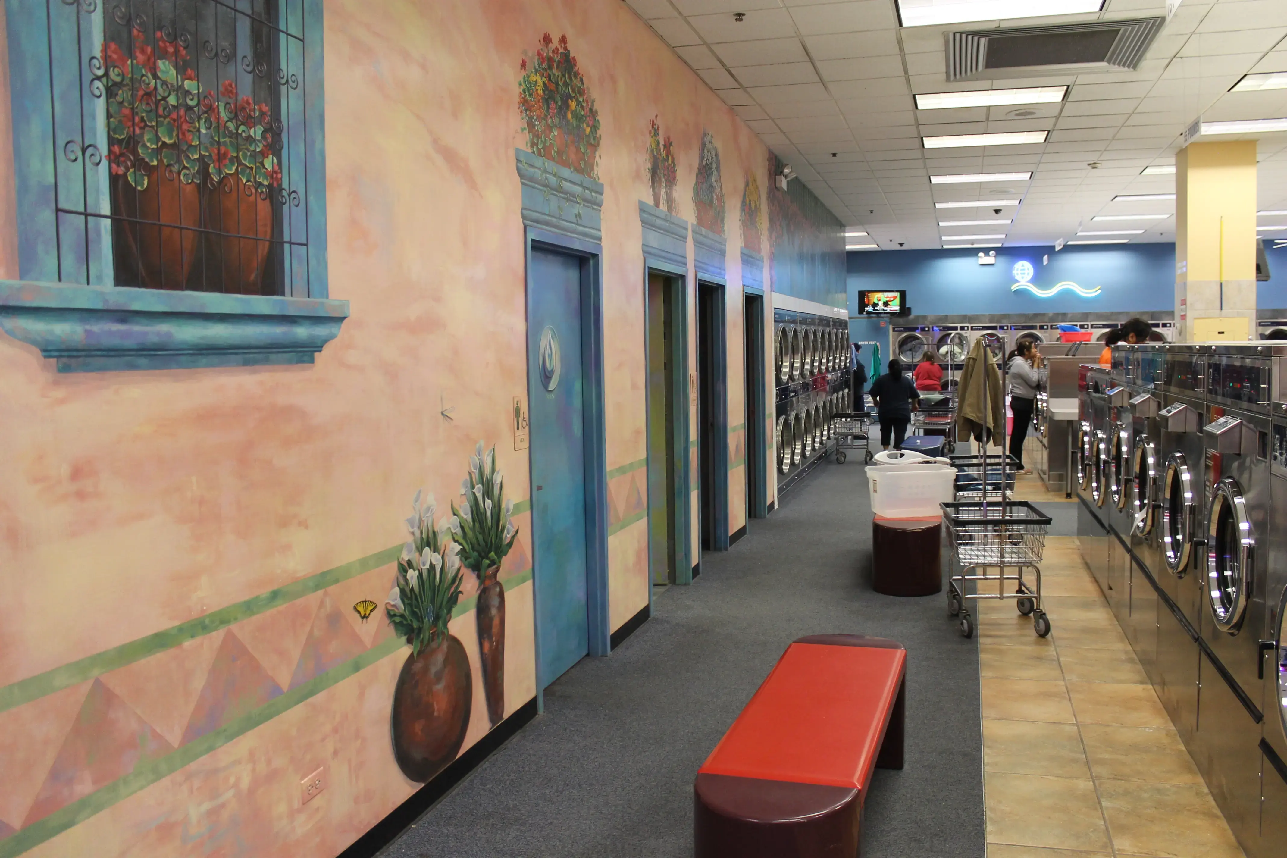 World's Largest Laundromat thumbnail 13