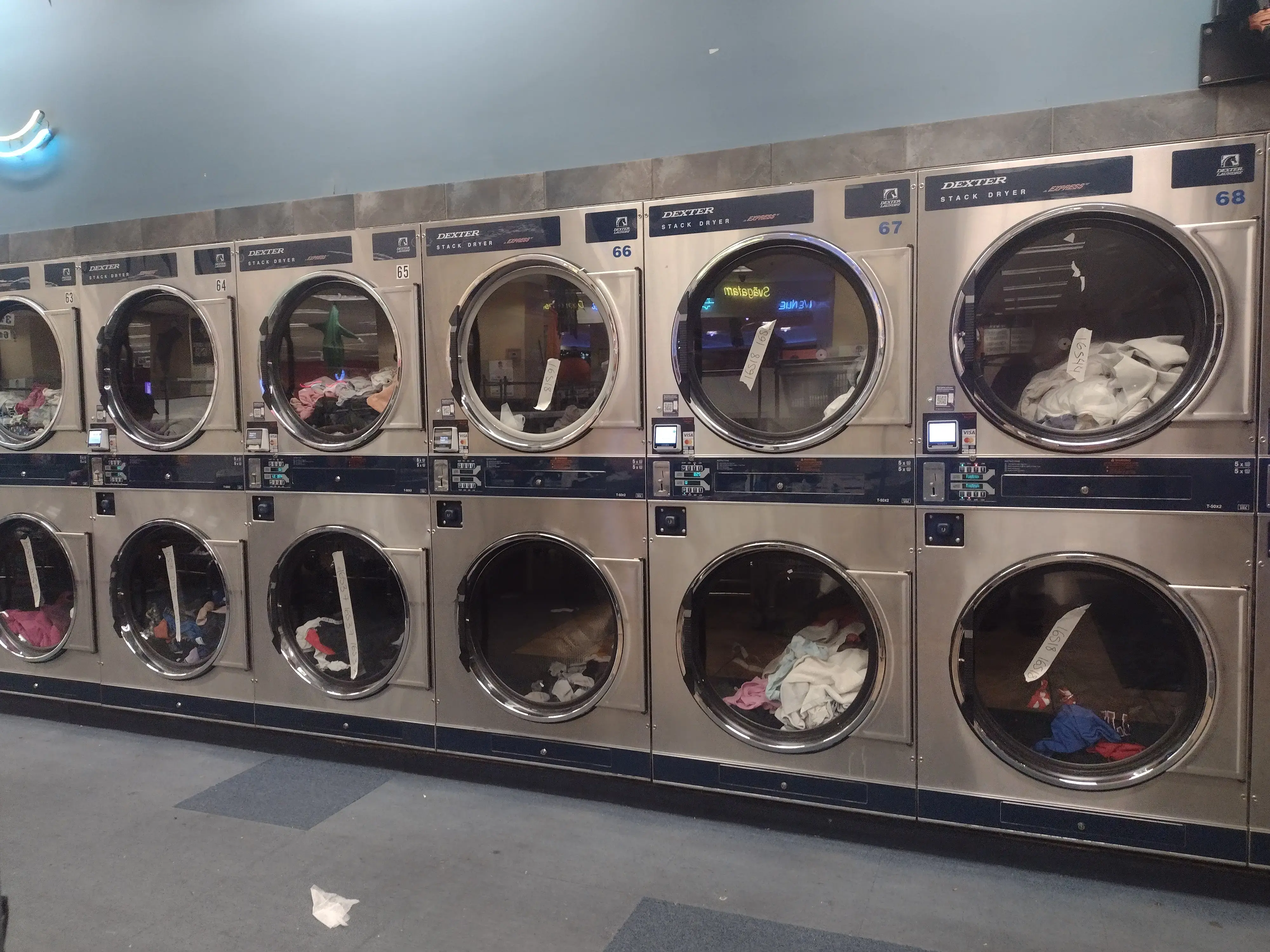 World's Largest Laundromat - Image 4