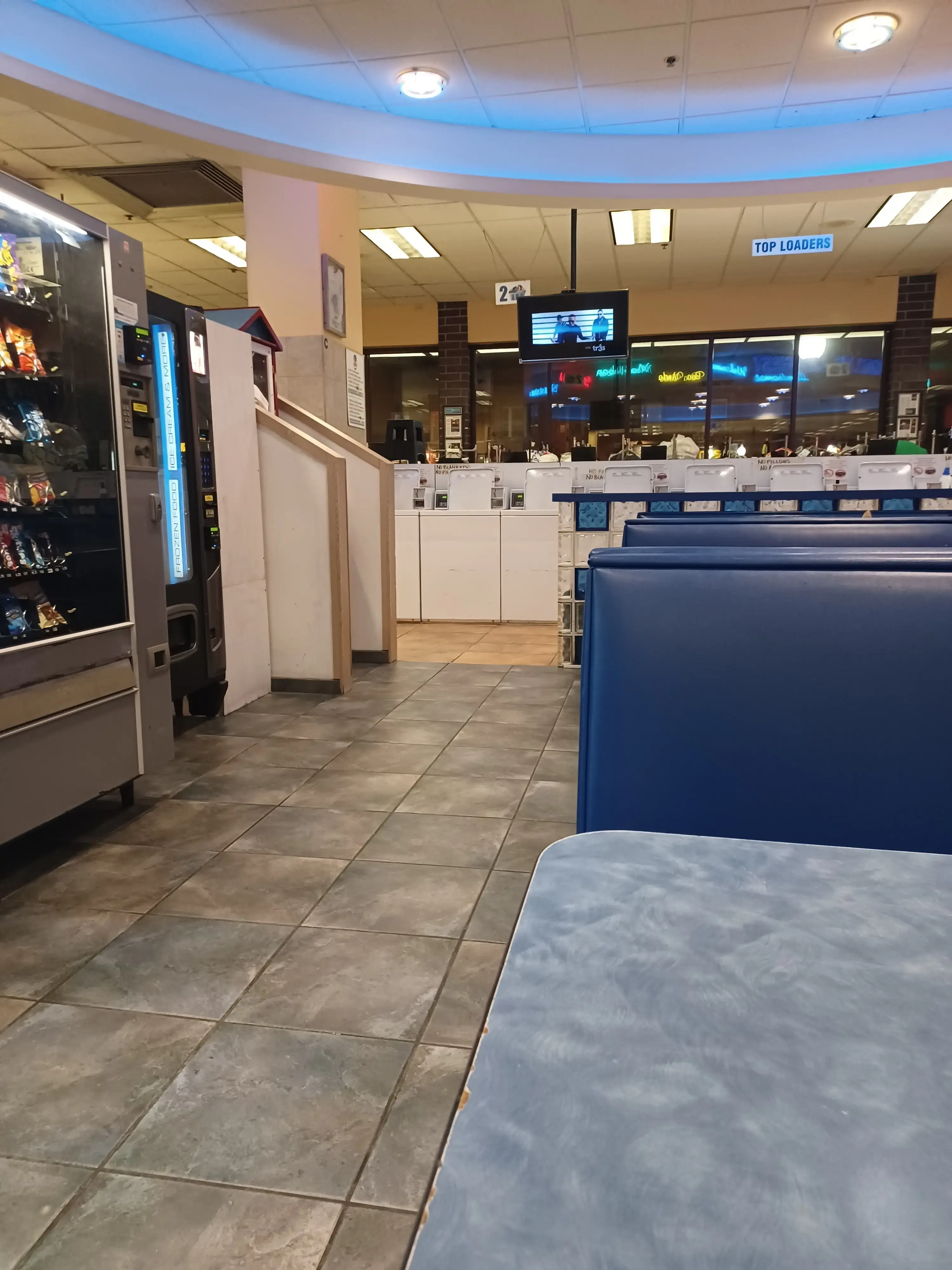 World's Largest Laundromat thumbnail 7