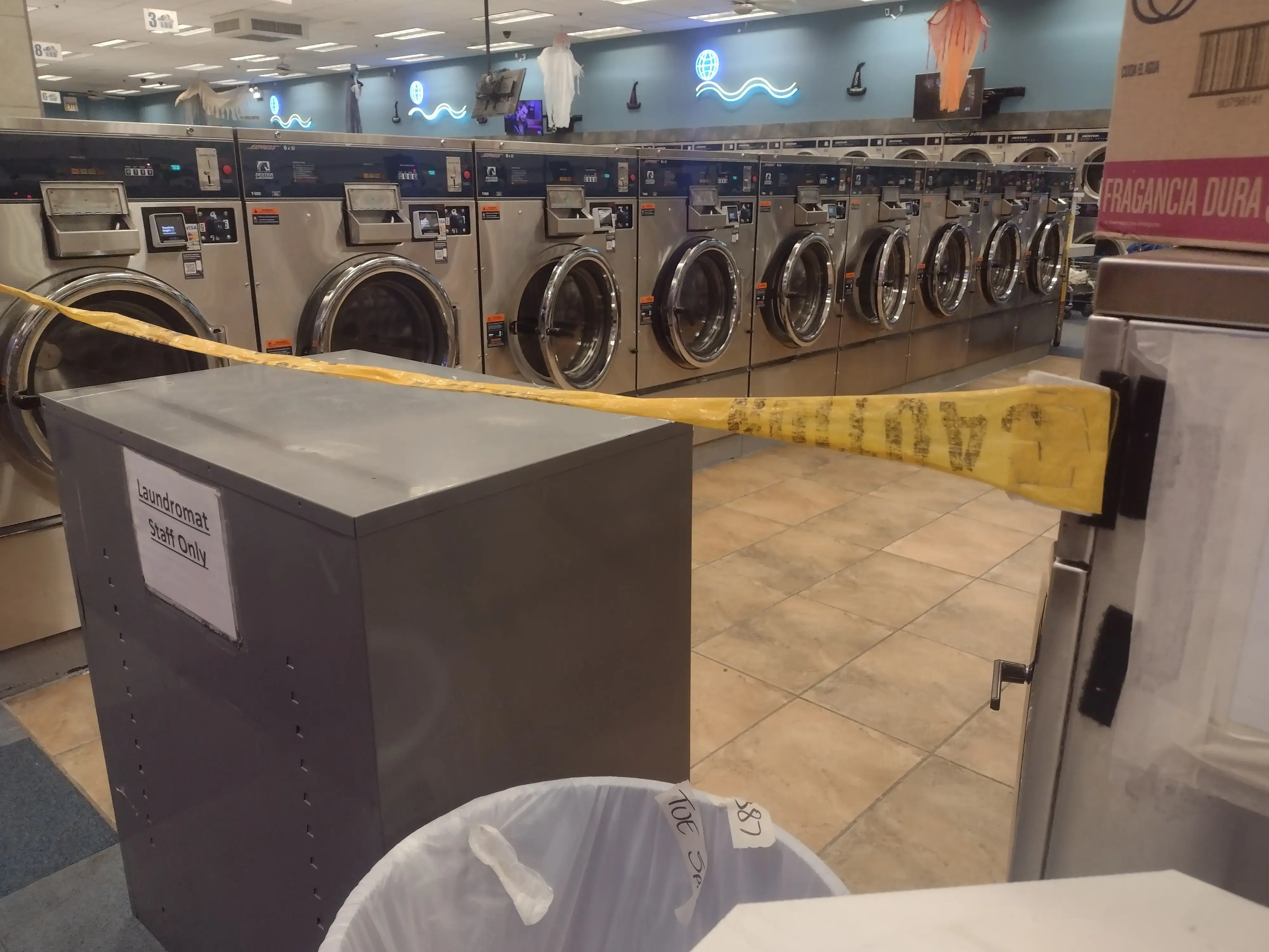 World's Largest Laundromat thumbnail 3