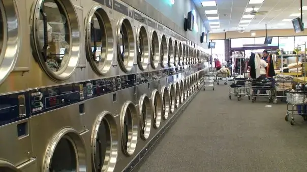 World's Largest Laundromat thumbnail 16