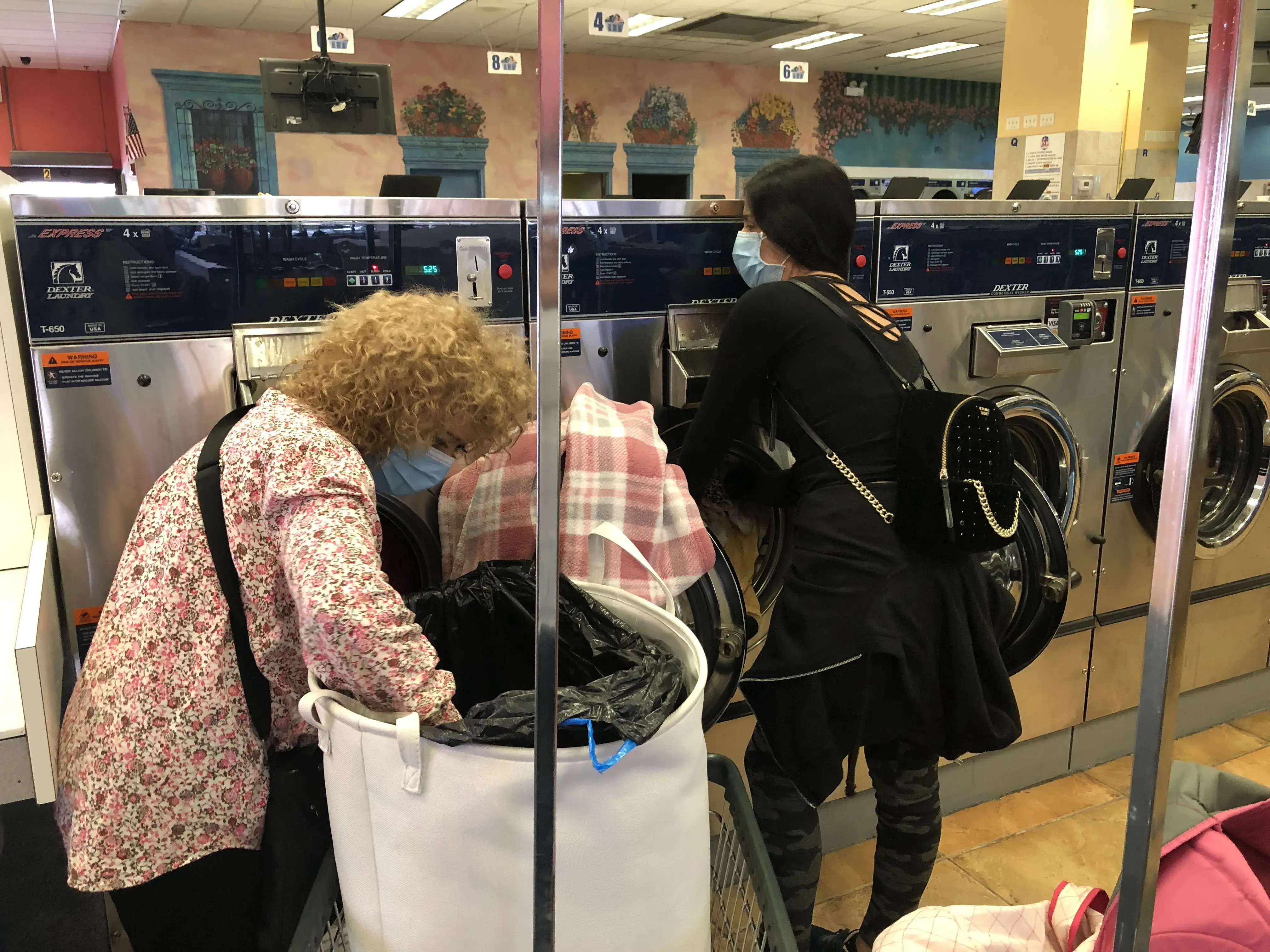 World's Largest Laundromat thumbnail 18