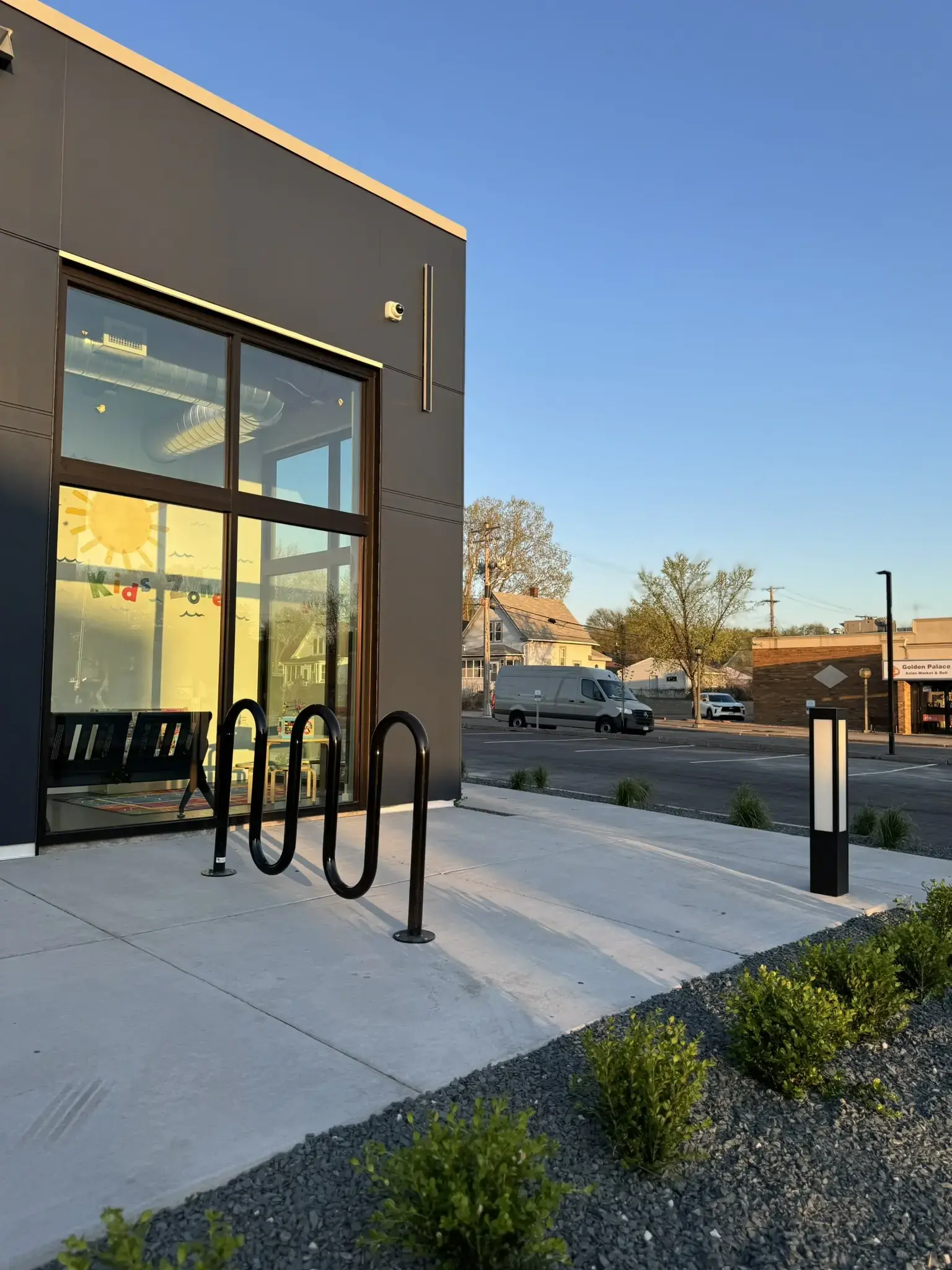 WOW WASH LAUNDROMAT - Image 11