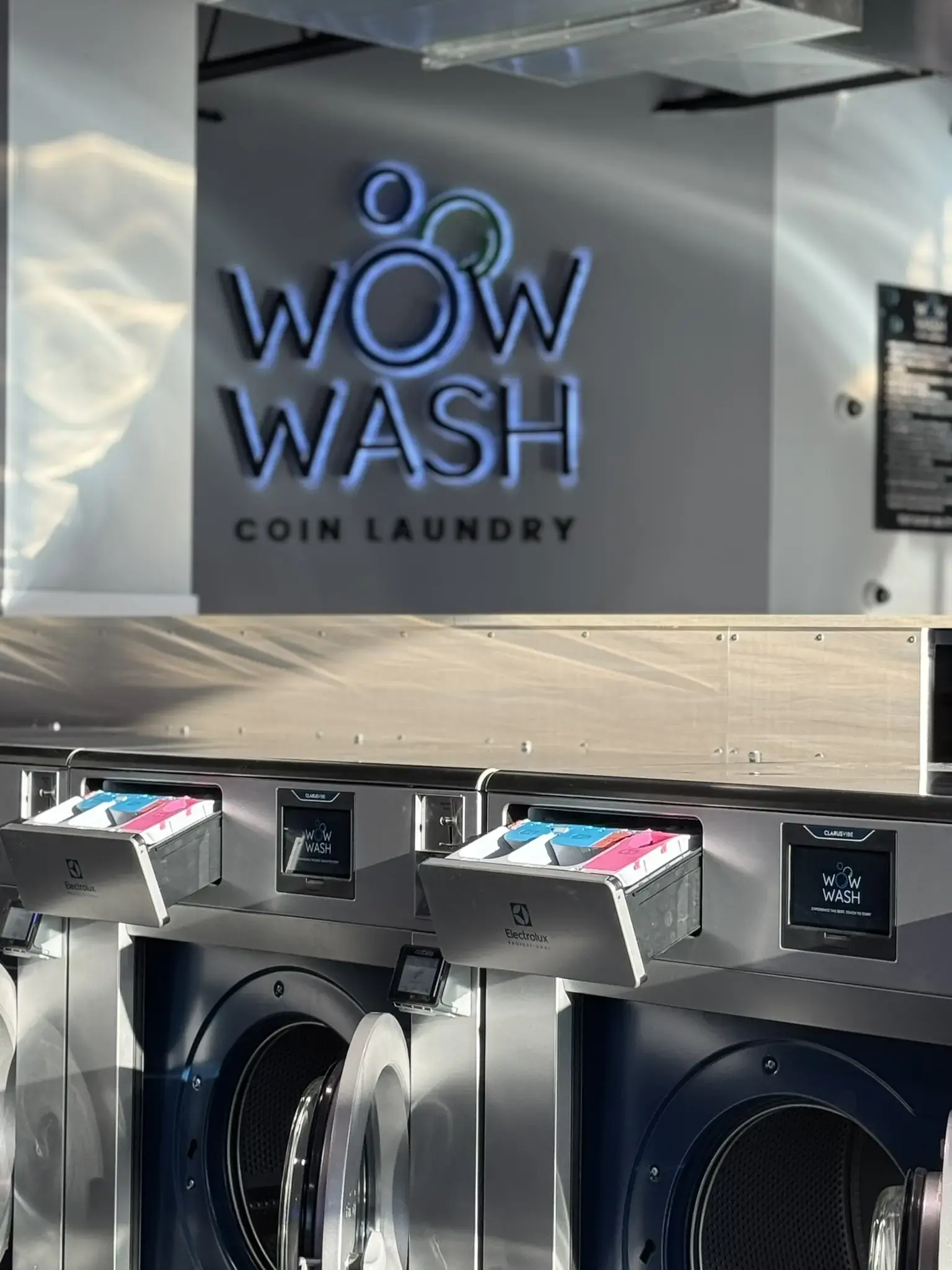 WOW WASH LAUNDROMAT - Image 14