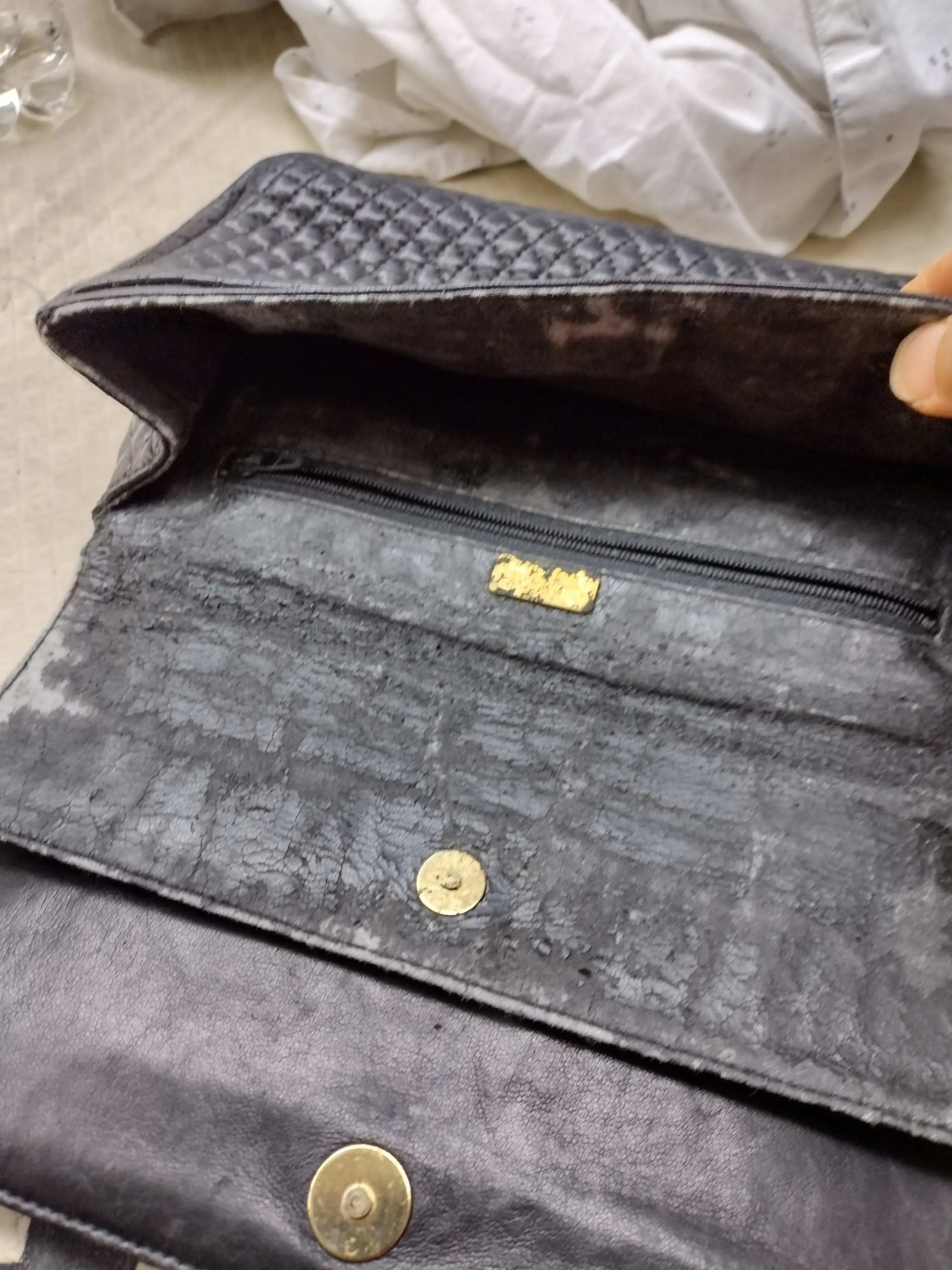 WS Cleaners & Tailors - Image 10