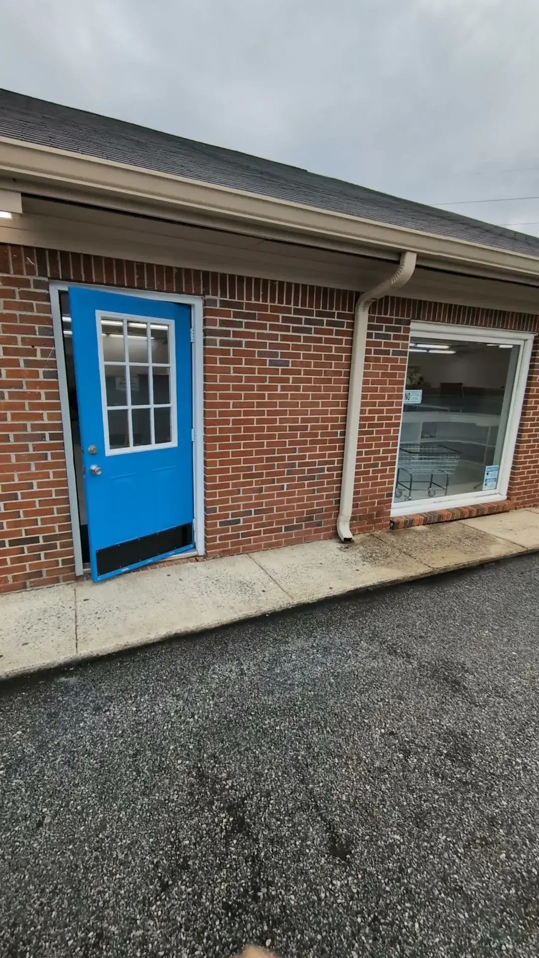 WSHFLD Laundromat - Image 2