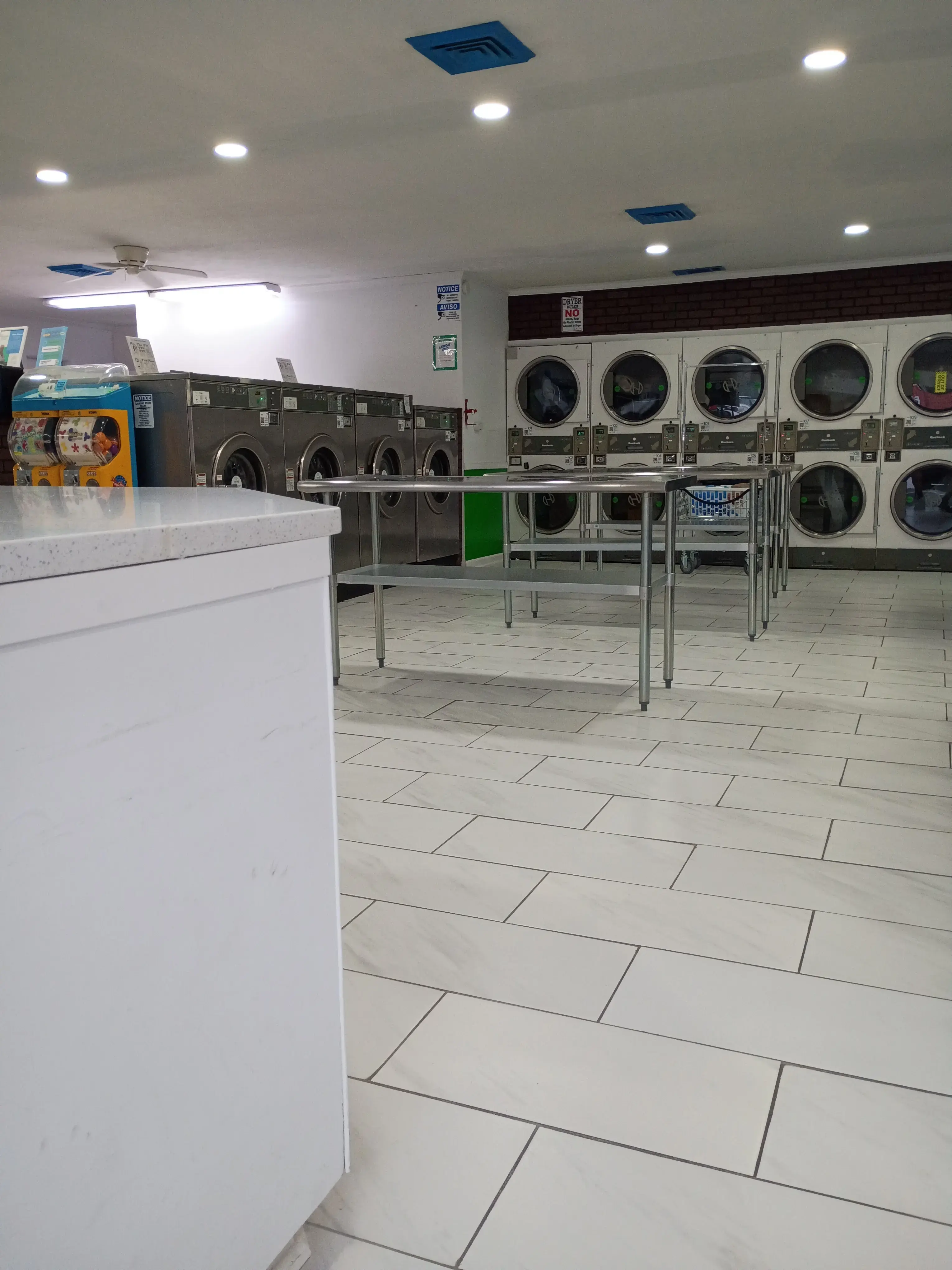 WSHFLD Laundromat thumbnail 11