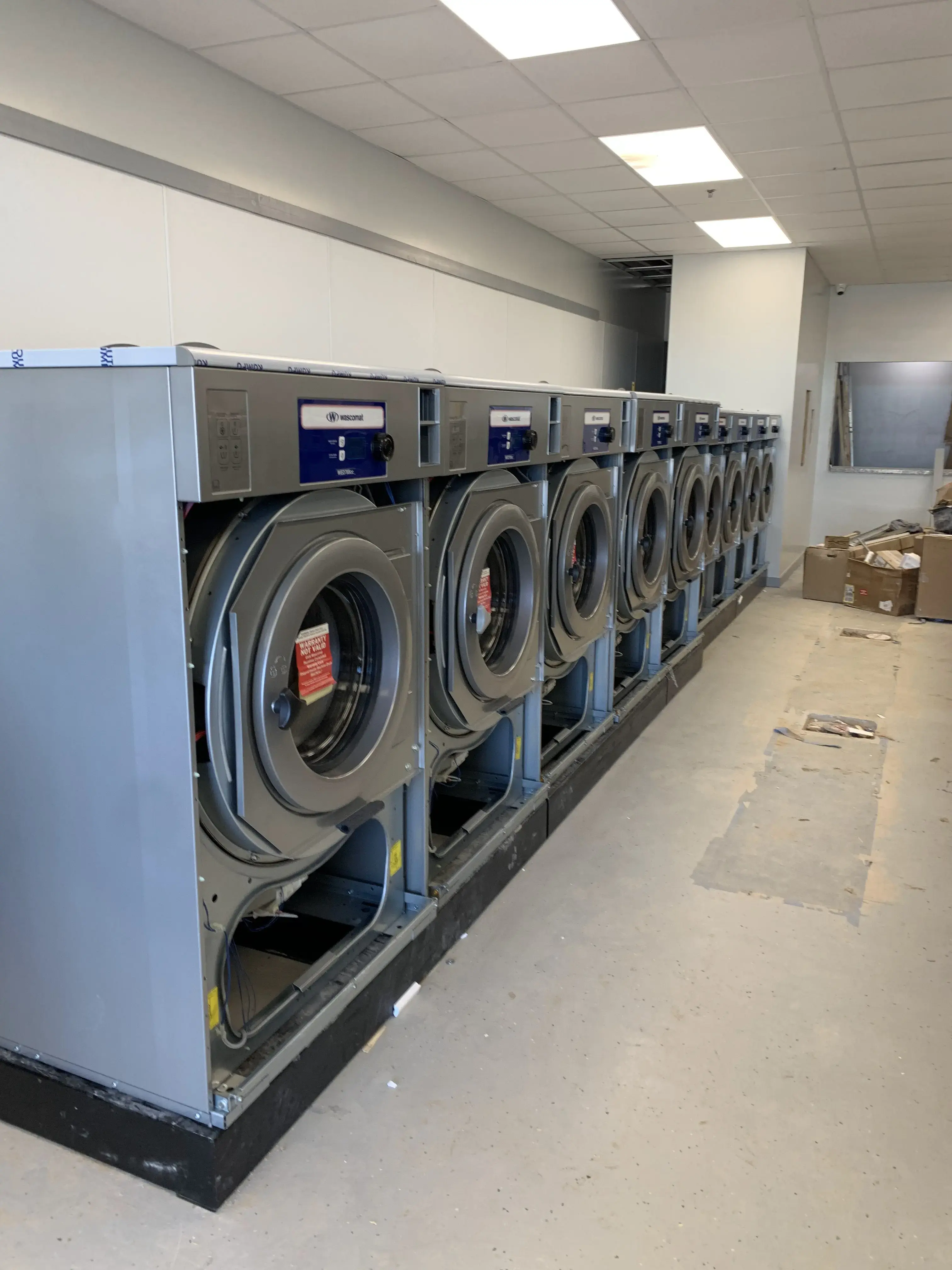 XL Laundry Laundromat - Image 15