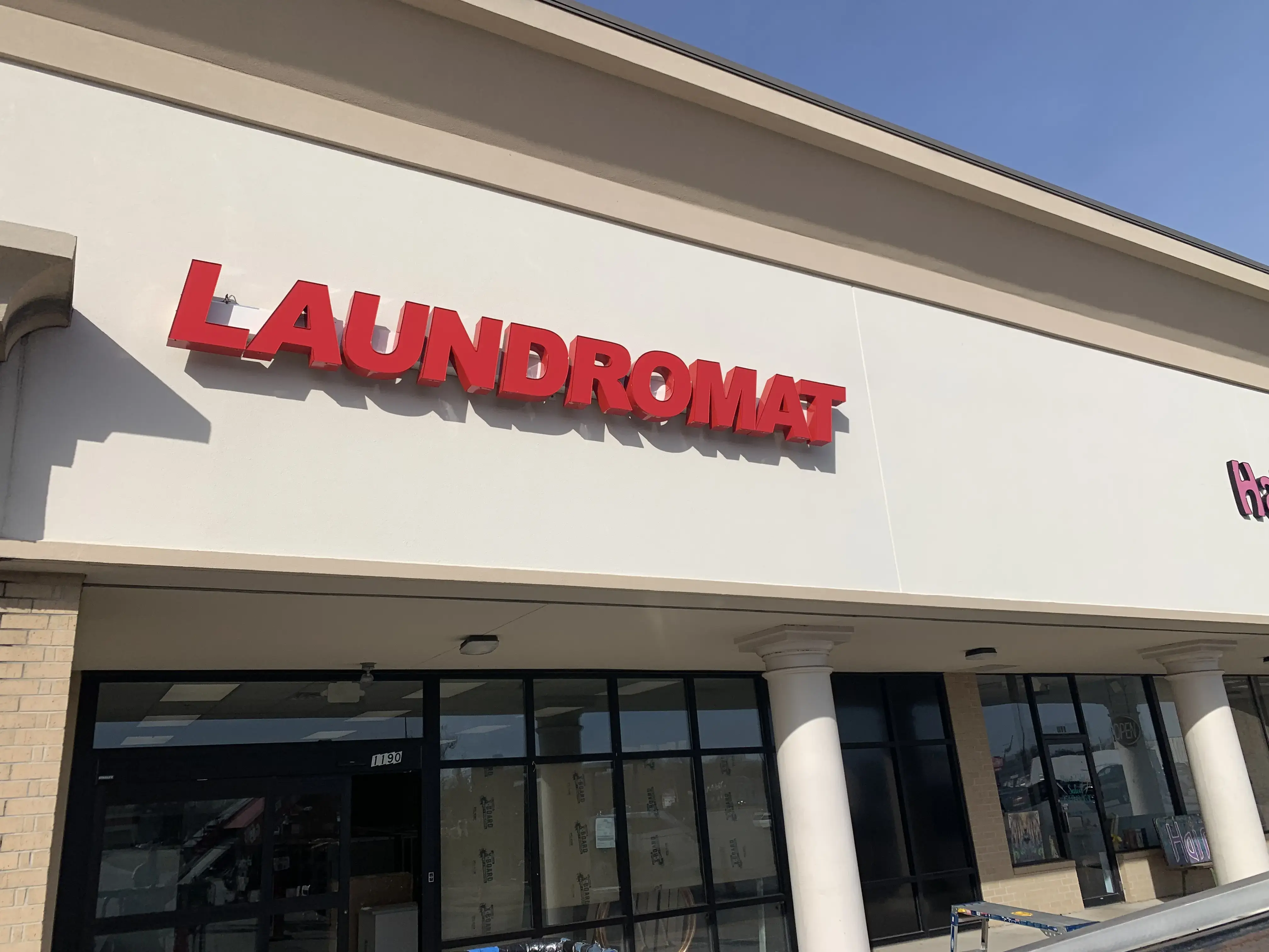 XL Laundry Laundromat thumbnail 11