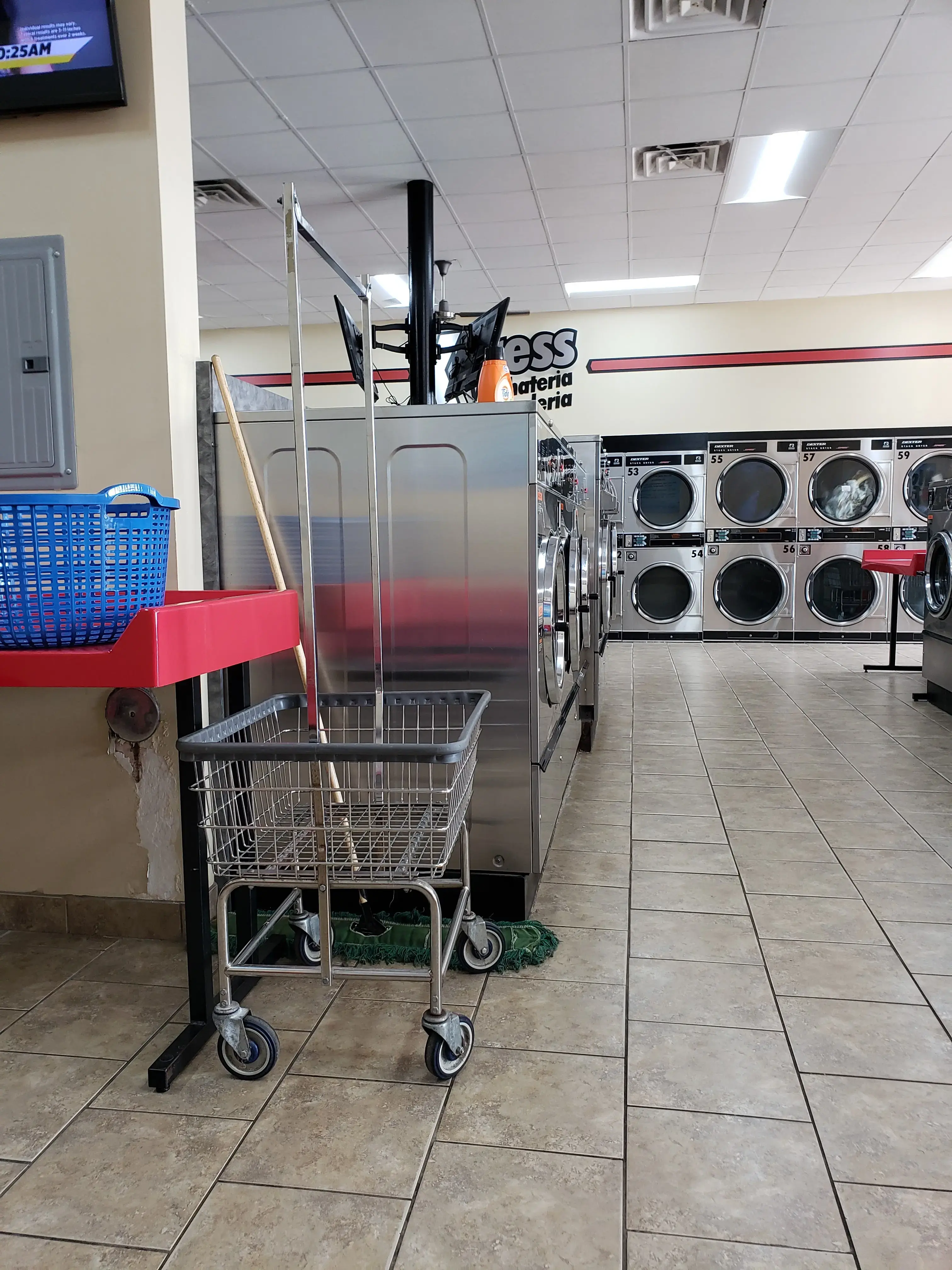 Xpress Washateria - Image 11