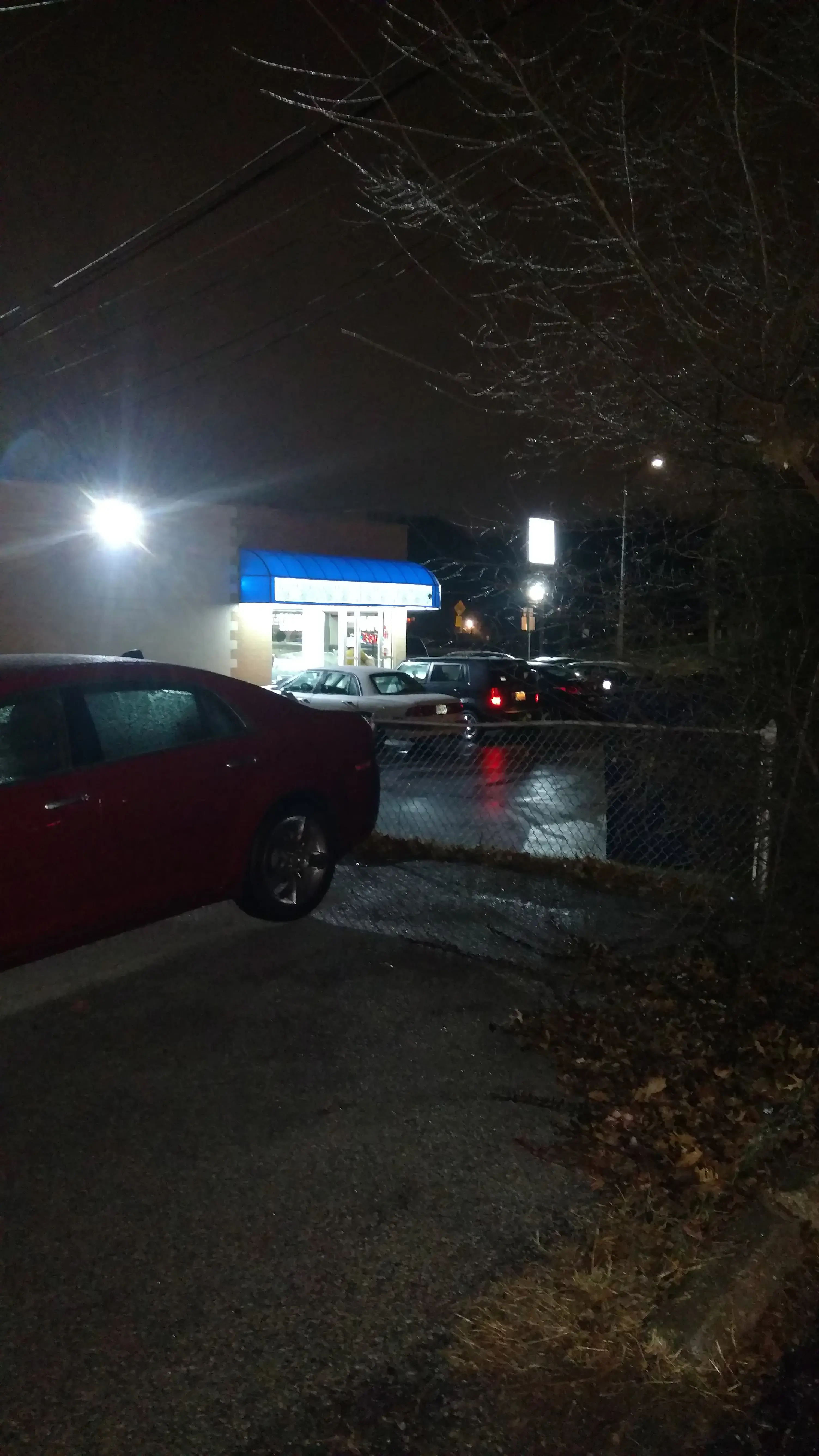 XTreme Clean Laundry. (FREE DRYERS & WiFI) accepting Credit, Debit or coin thumbnail 12