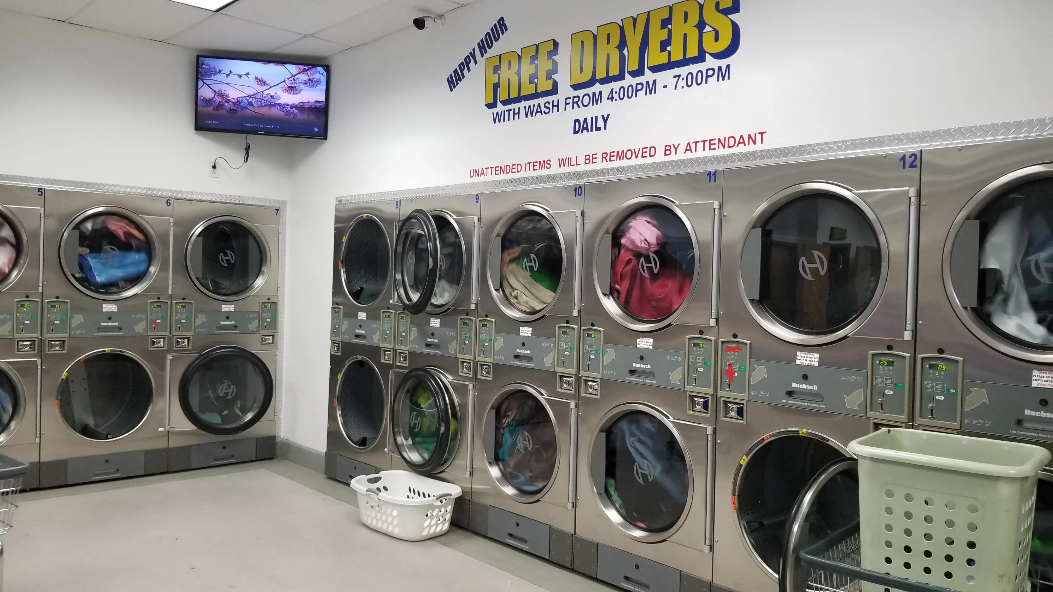 XTreme Clean Laundry. (FREE DRYERS & WiFI) accepting Credit, Debit or coin thumbnail 19