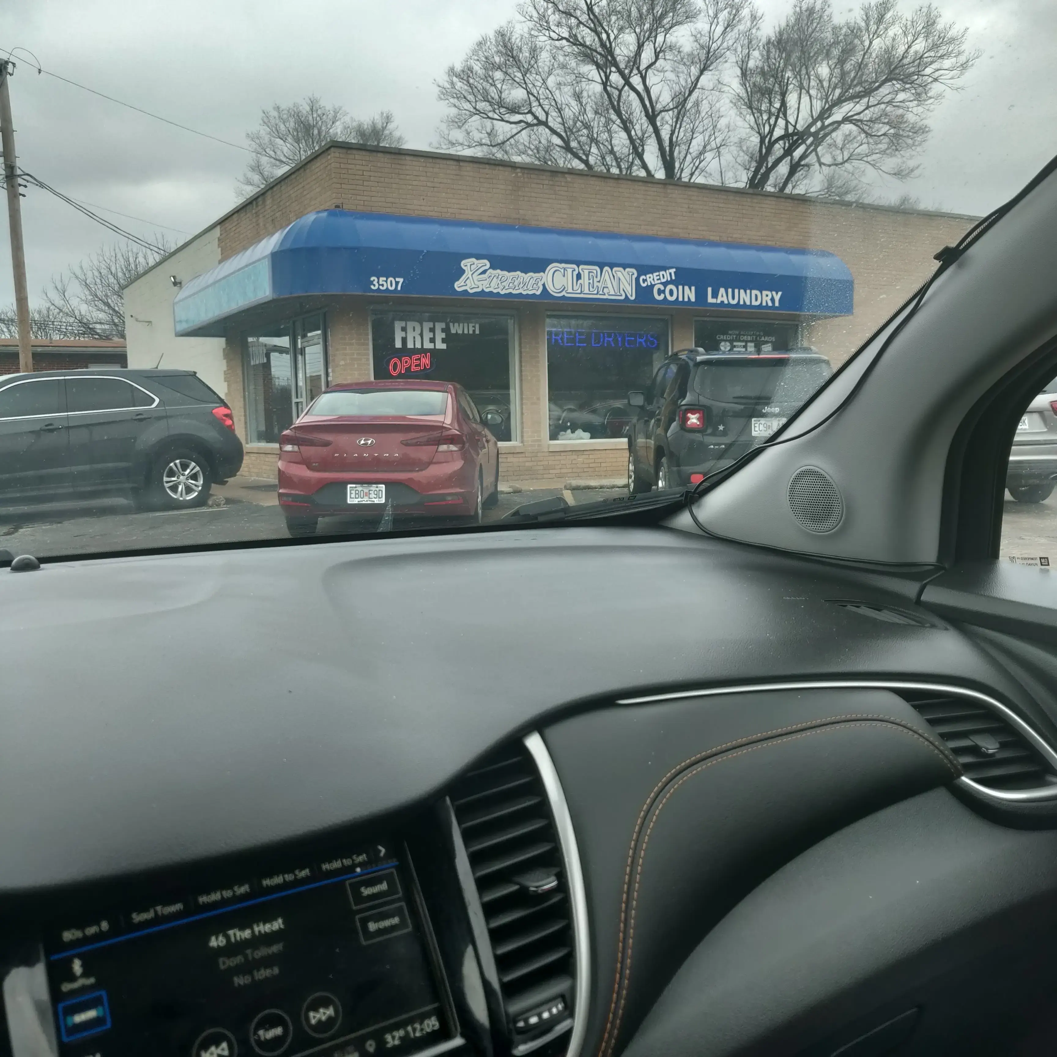 XTreme Clean Laundry. (FREE DRYERS & WiFI) accepting Credit, Debit or coin thumbnail 8