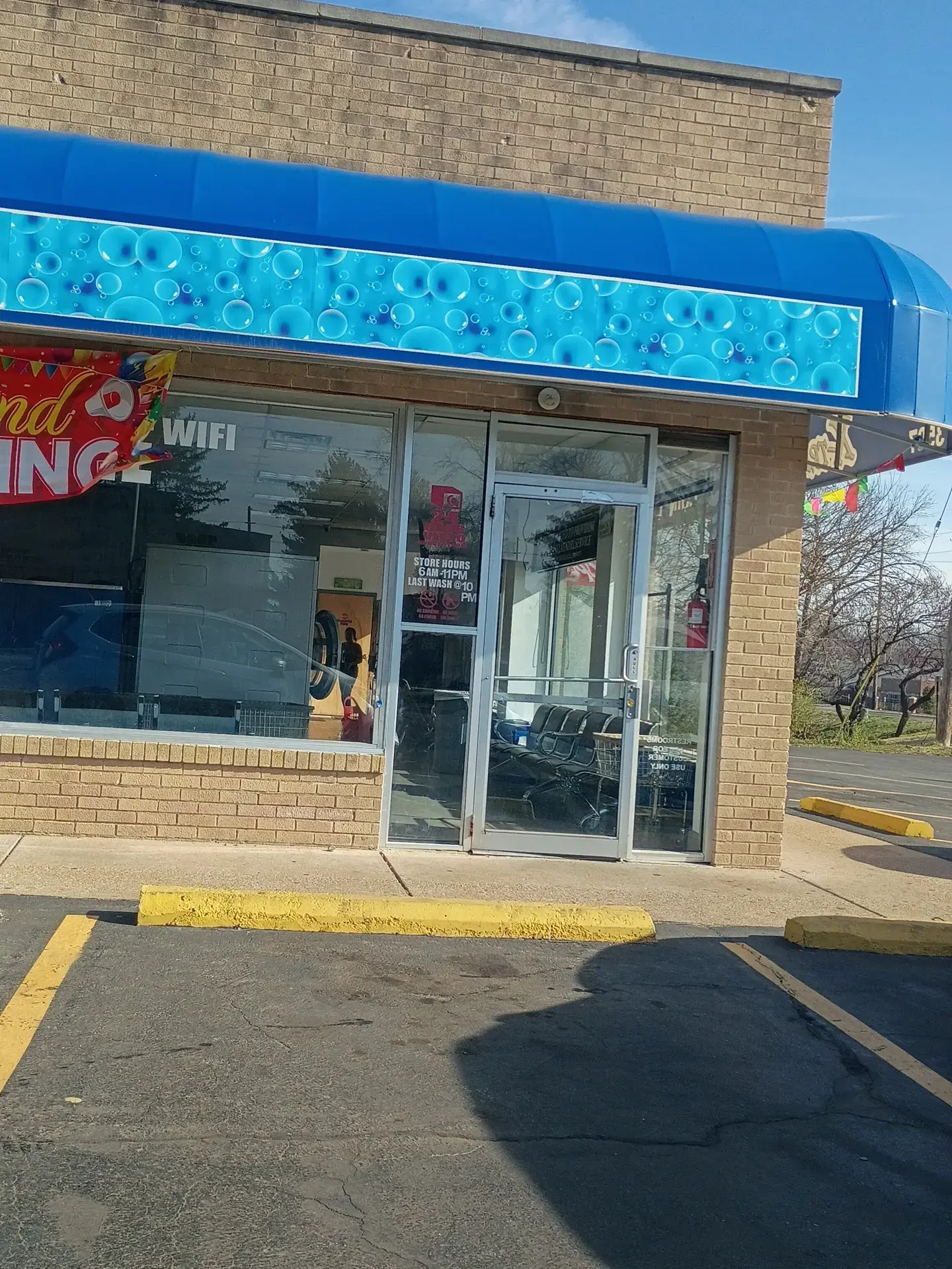 XTreme Clean Laundry. (FREE DRYERS & WiFI) accepting Credit, Debit or coin - Image 2