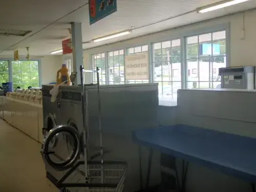 Yanceyville Laundry Land Laundromat - Image 6