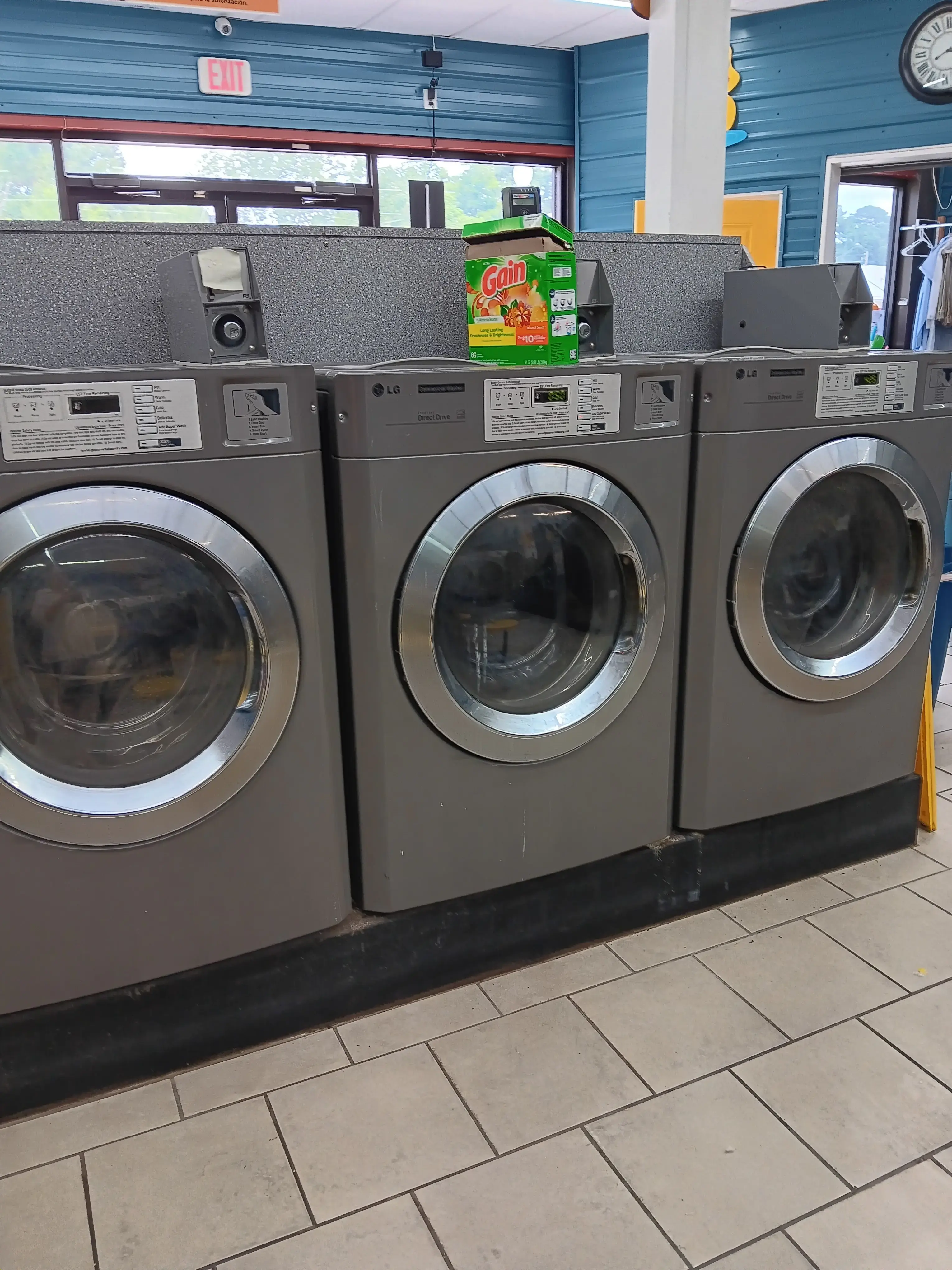 Yellow Ducky Laundromat location