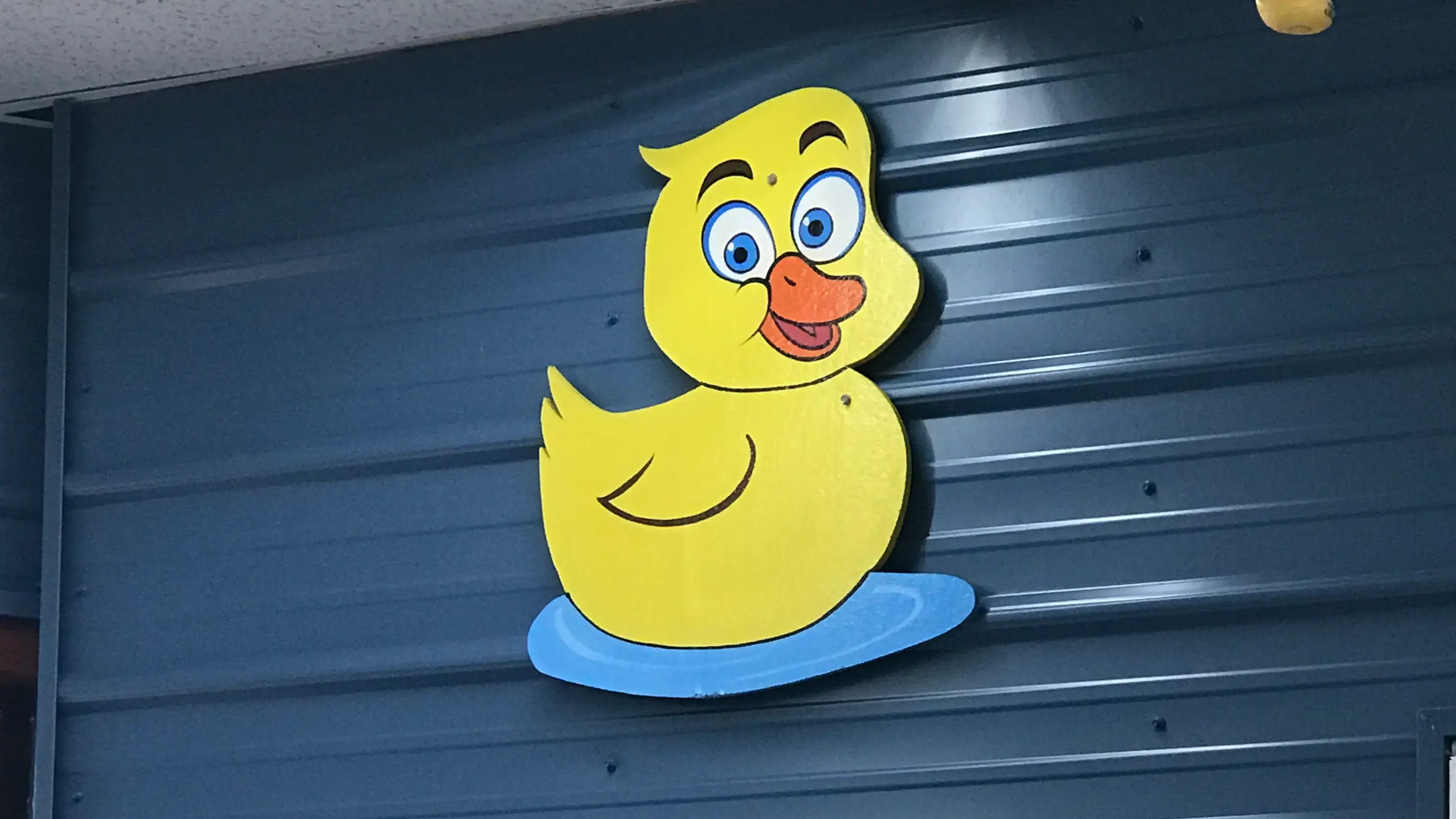 Yellow Ducky Laundromat thumbnail 14