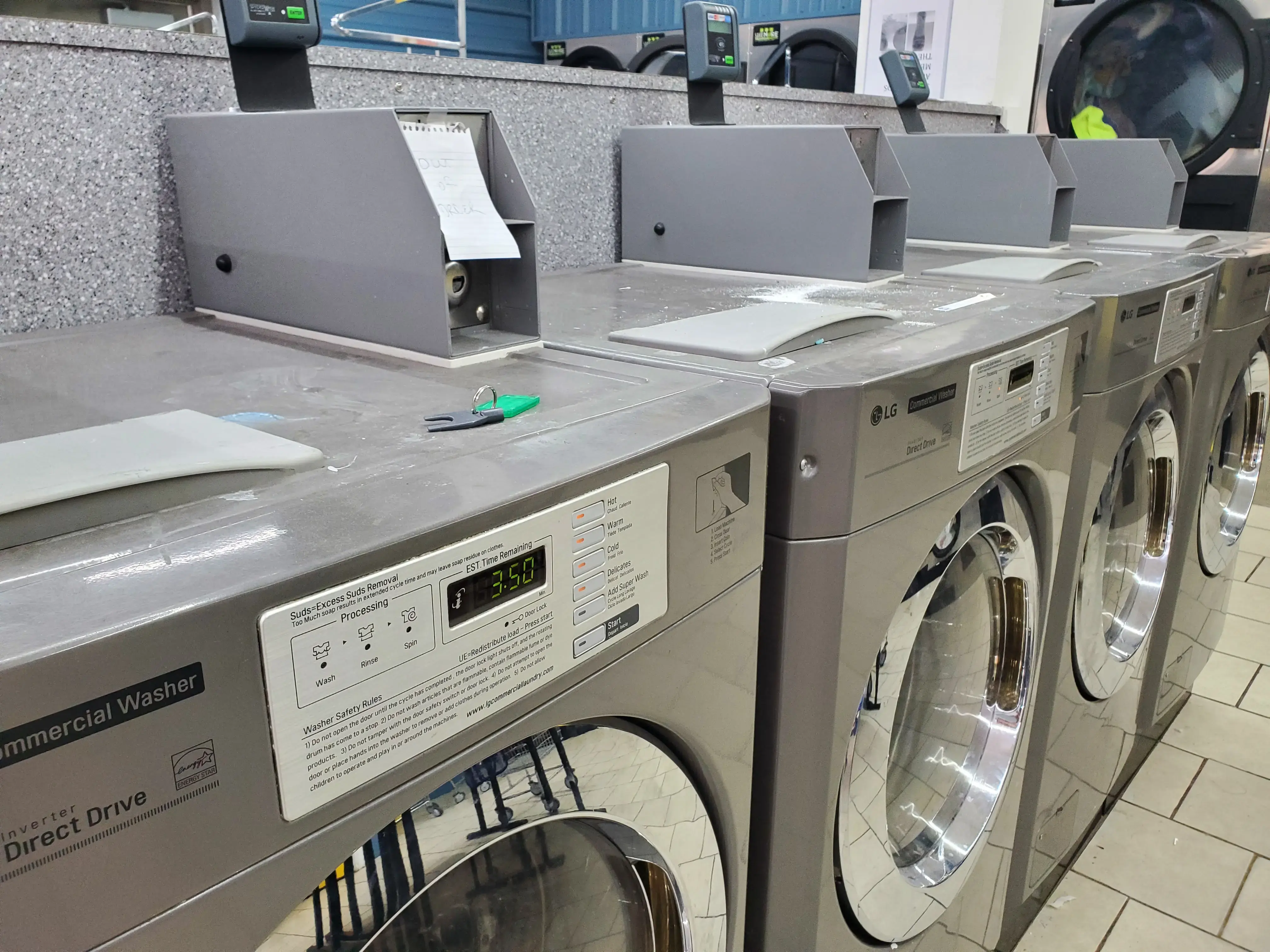 Yellow Ducky Laundromat - Image 10