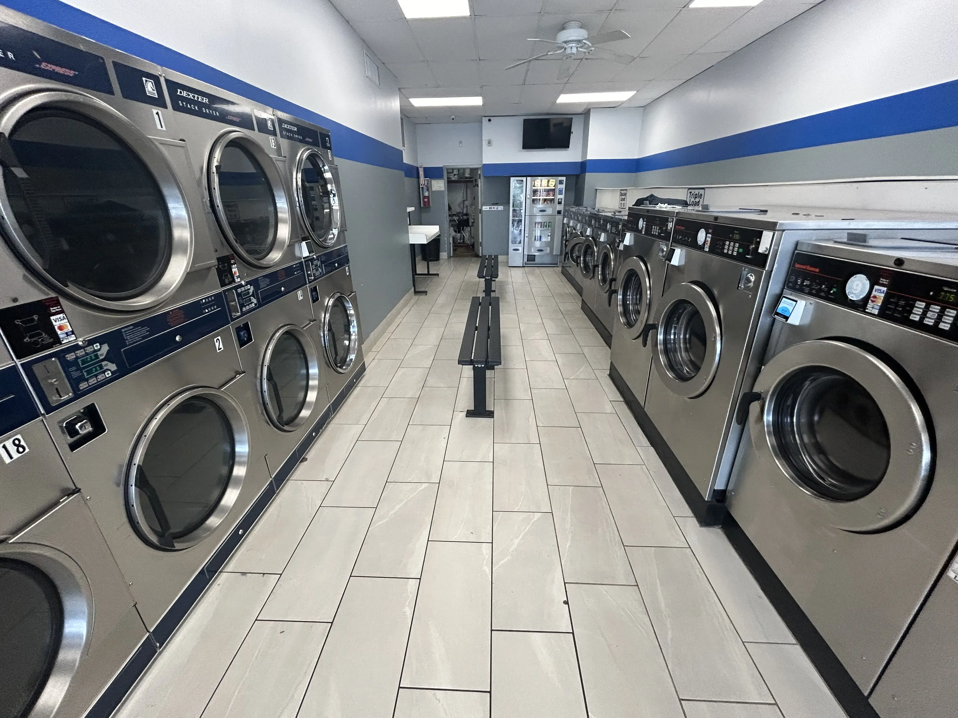 YNot Laundry - Villa Park thumbnail 3