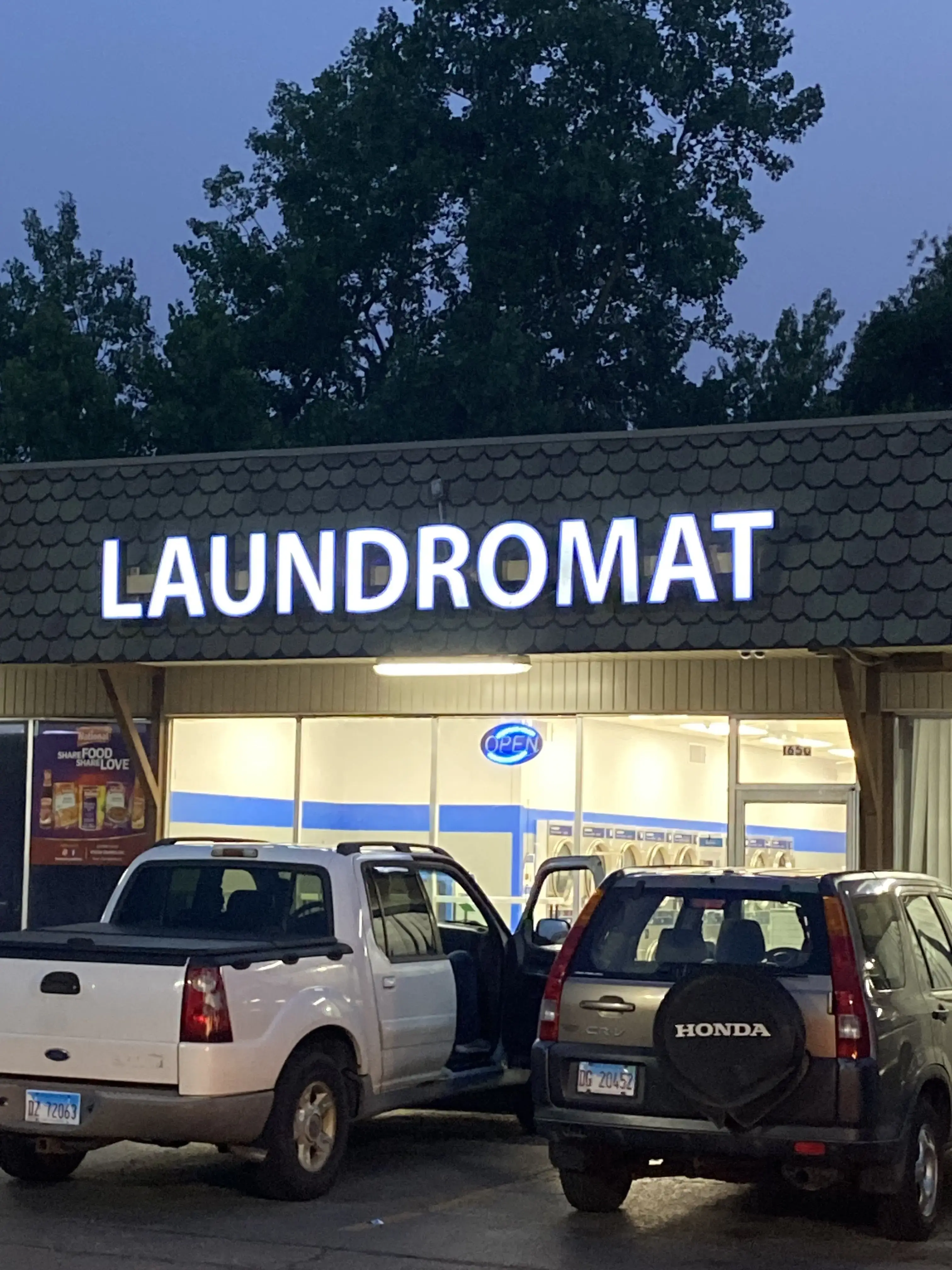 YNot Laundry - Villa Park - Image 17