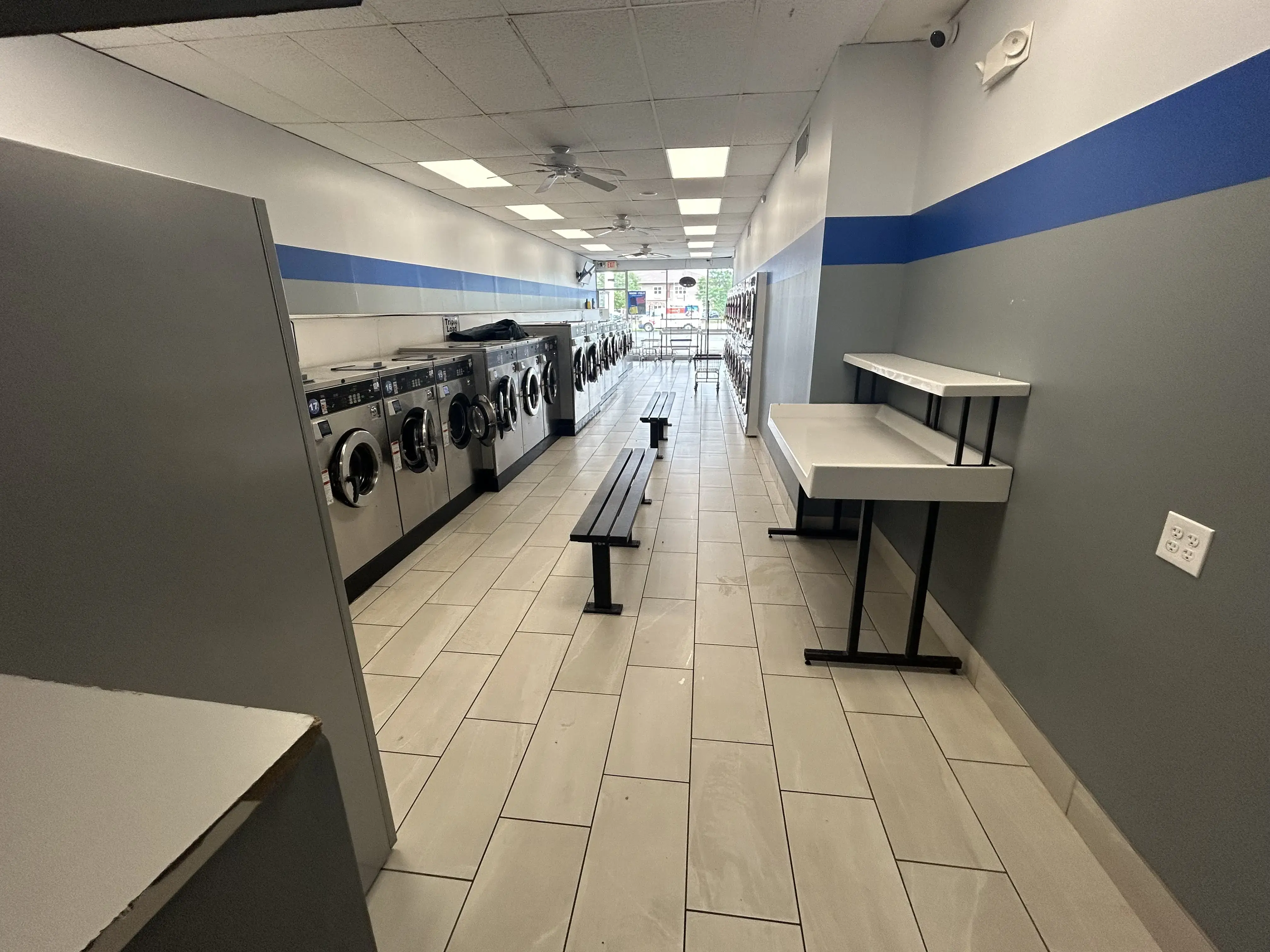 YNot Laundry - Villa Park thumbnail 20