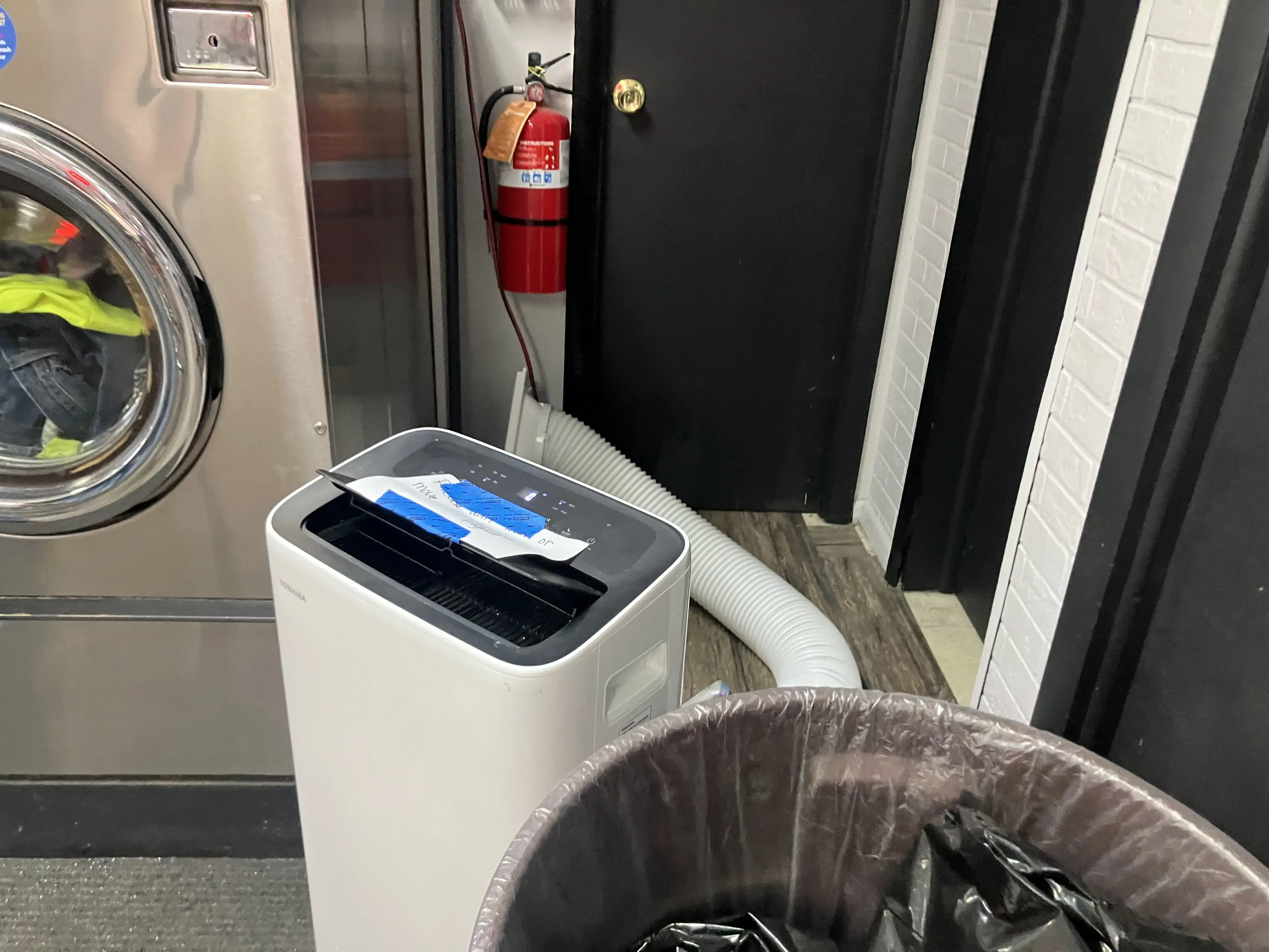 YO Laundromat and Drop Off Laundry Service thumbnail 12