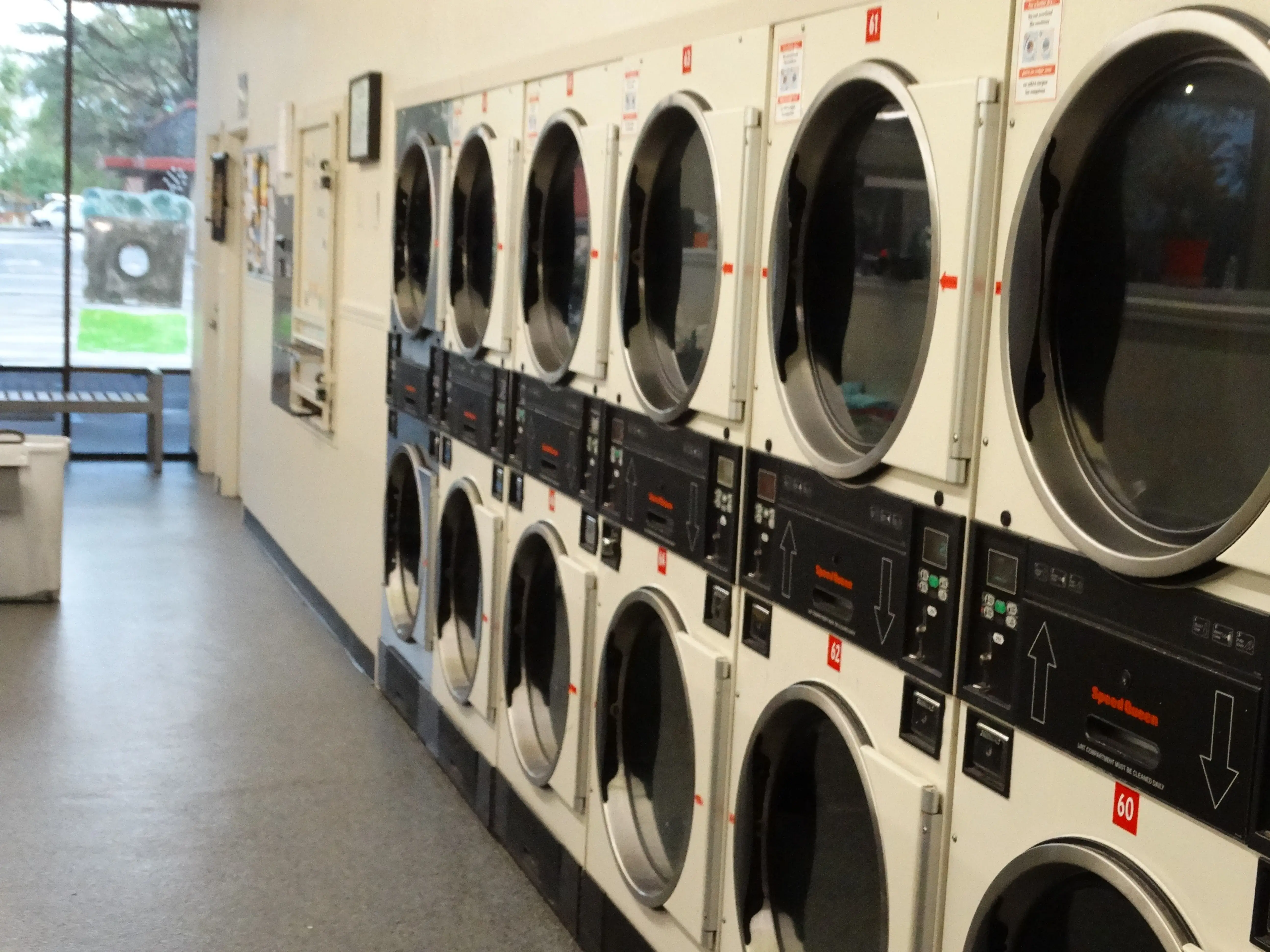 Yolo Laundry thumbnail 9