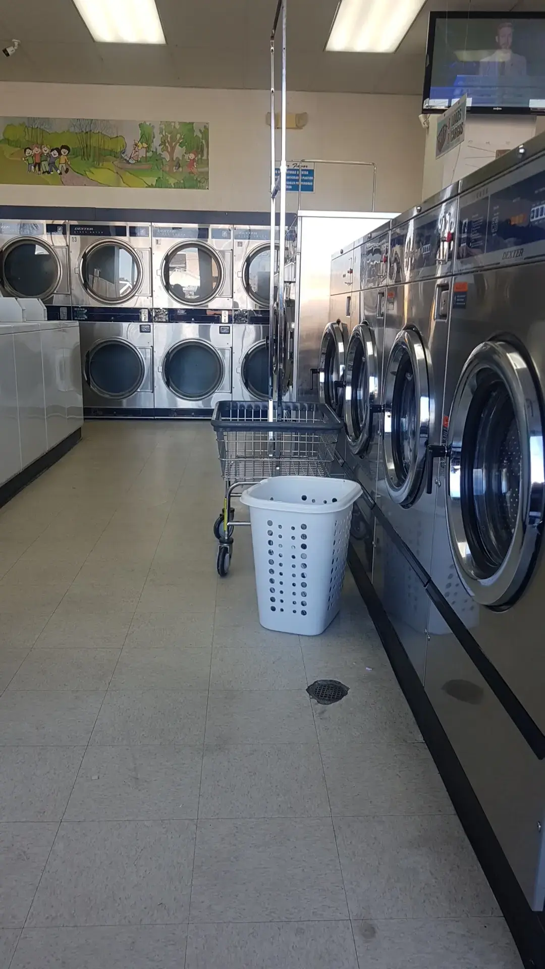 Youn's Coin Laundry thumbnail 5