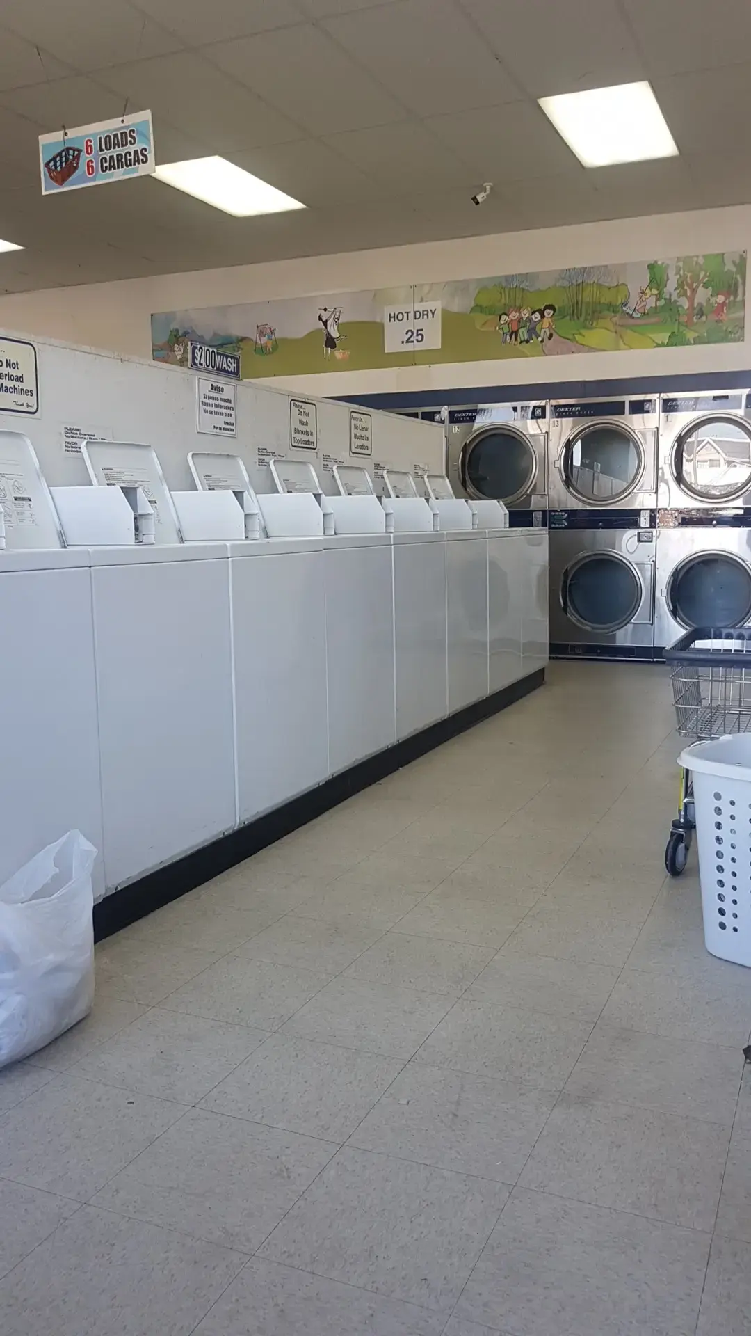 Youn's Coin Laundry thumbnail 4
