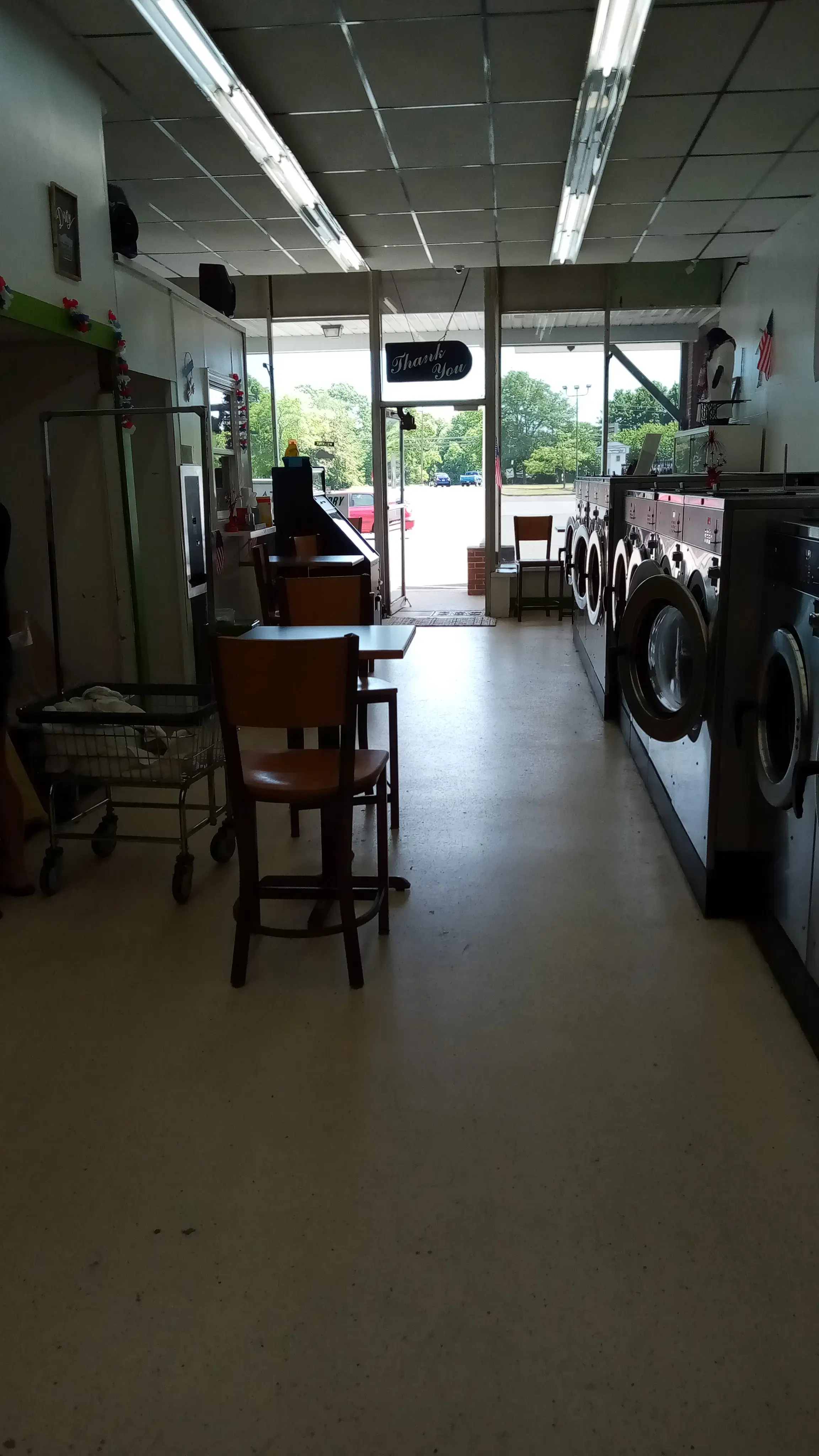 Your Neighborhood Laundromat thumbnail 12